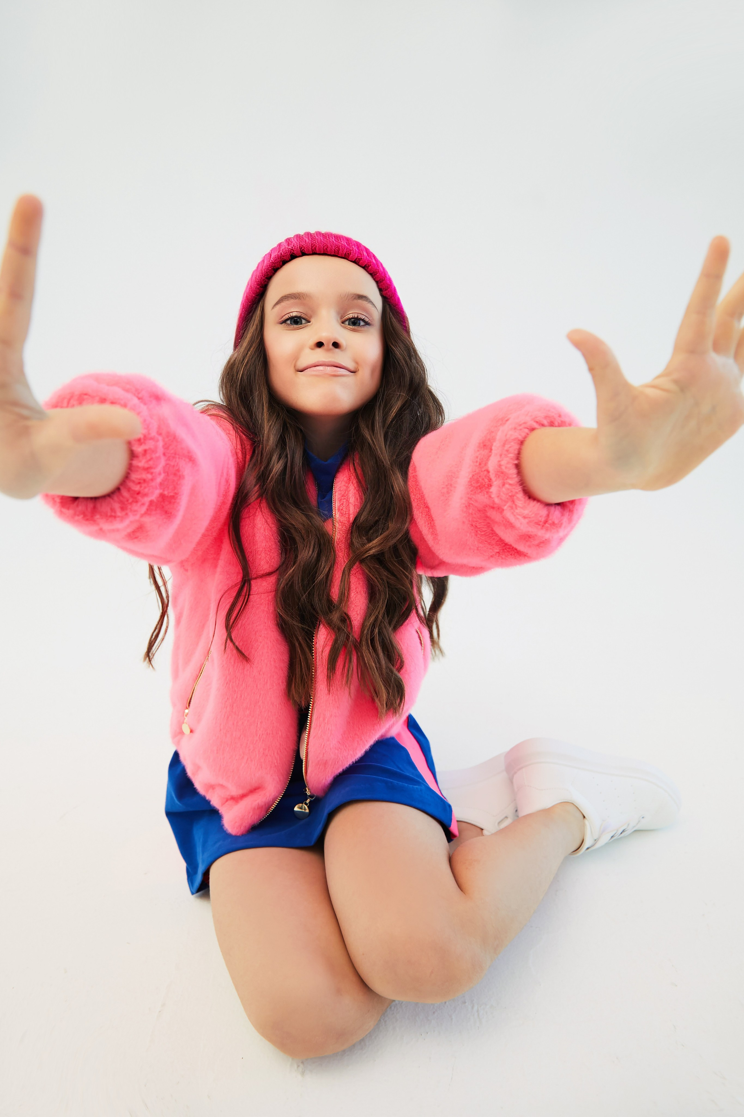 Модель для предметной съемки Виктория О. Н.Н.| Sale Easy