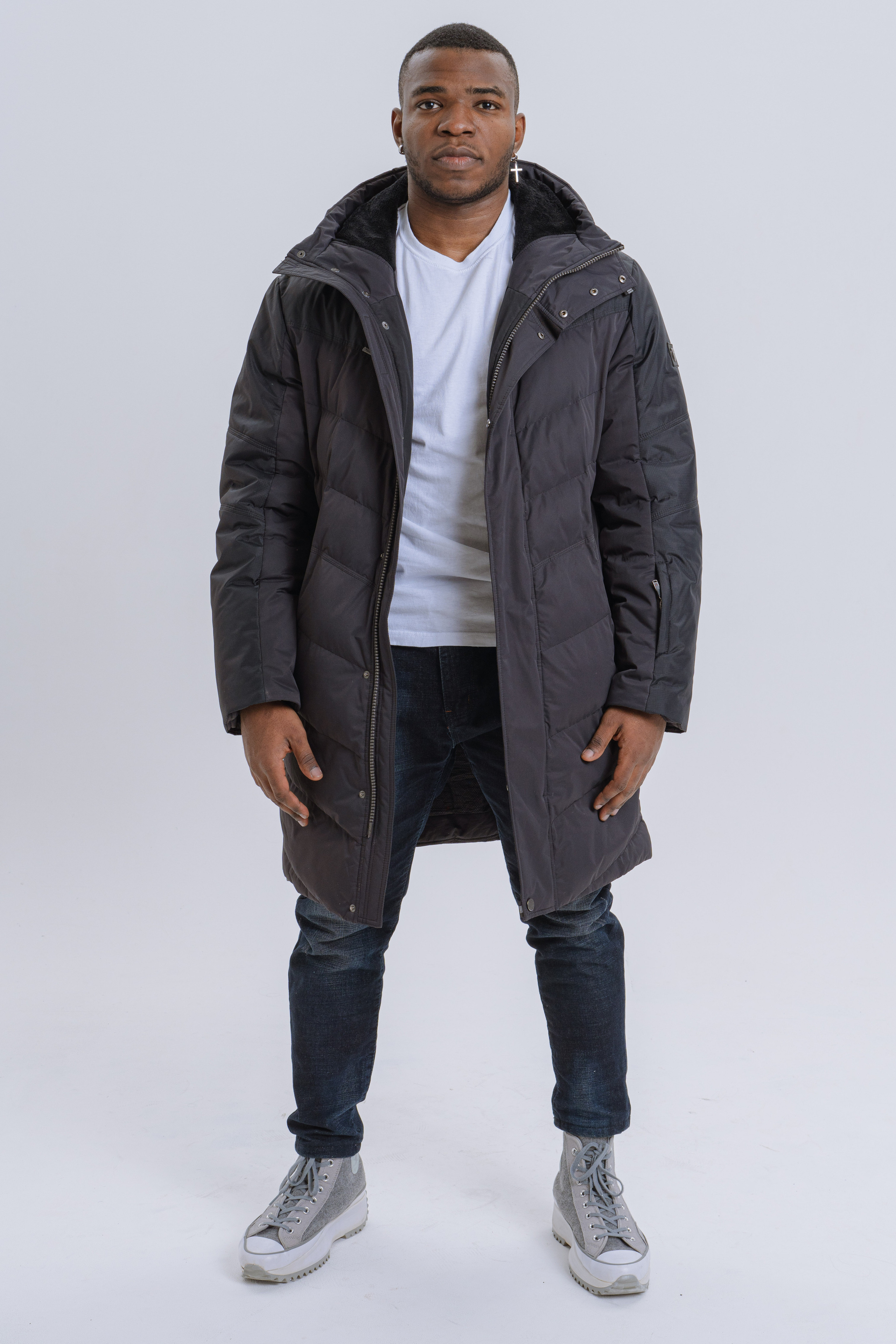 Модель для предметной съемки Нджебайи Ален Даниэль Москва | Sale Easy