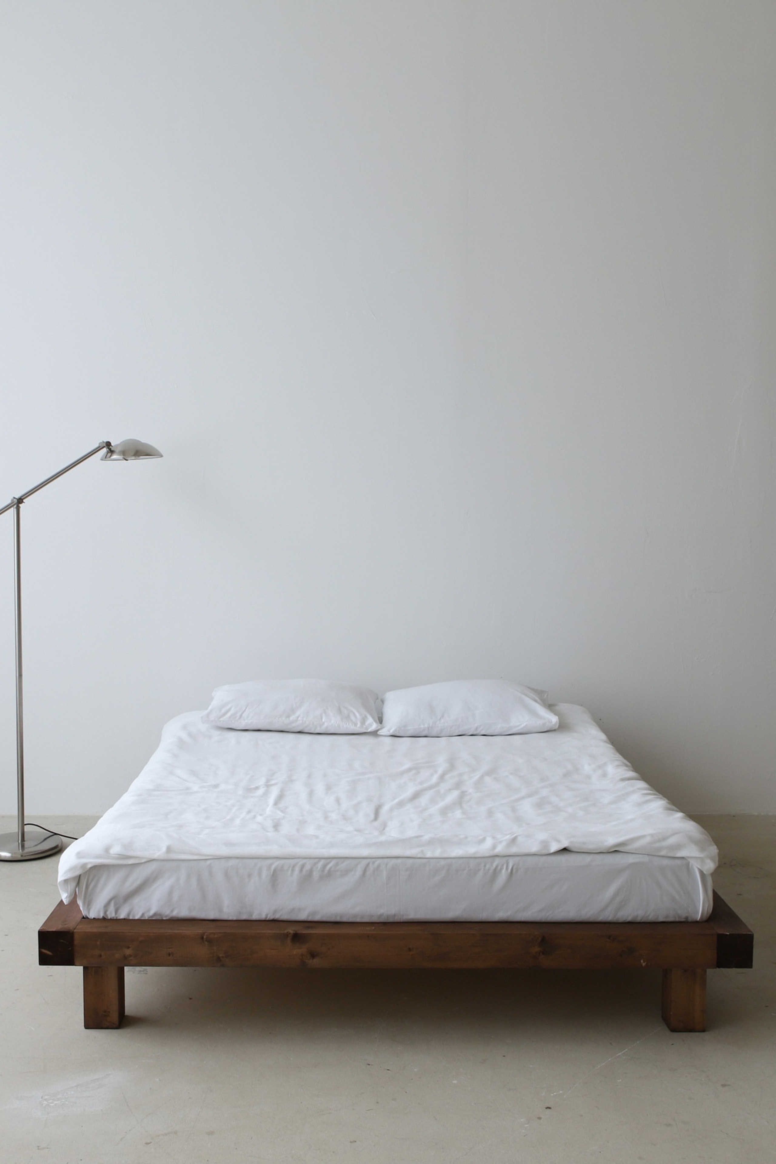 Студия GDEFOTKI — зал Прошел год для предм. съемки С.-Пб|Sale Easy