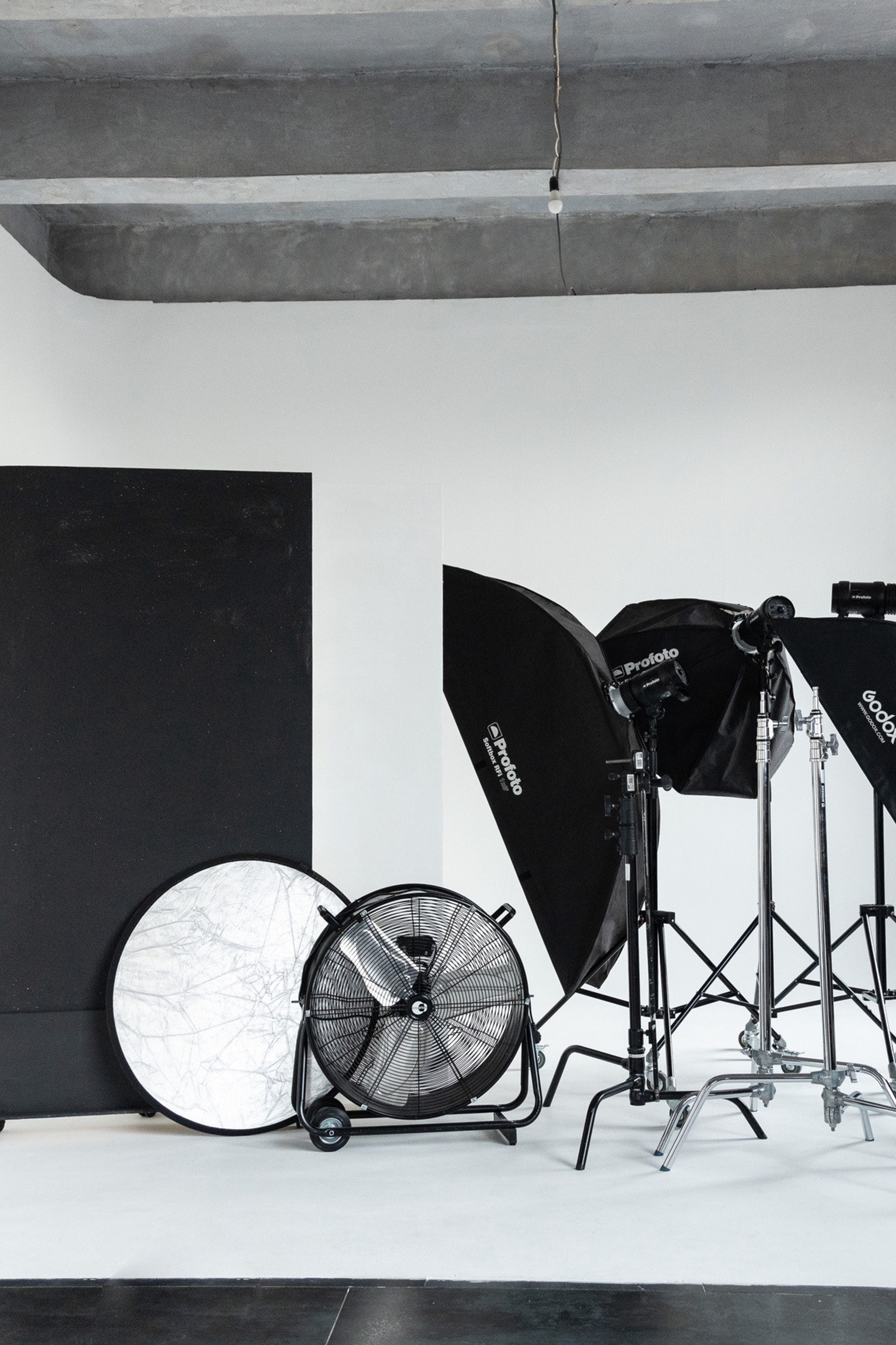 Студия PION&PUDRA Контраст для предметной съемки Красноярск|Sale Easy