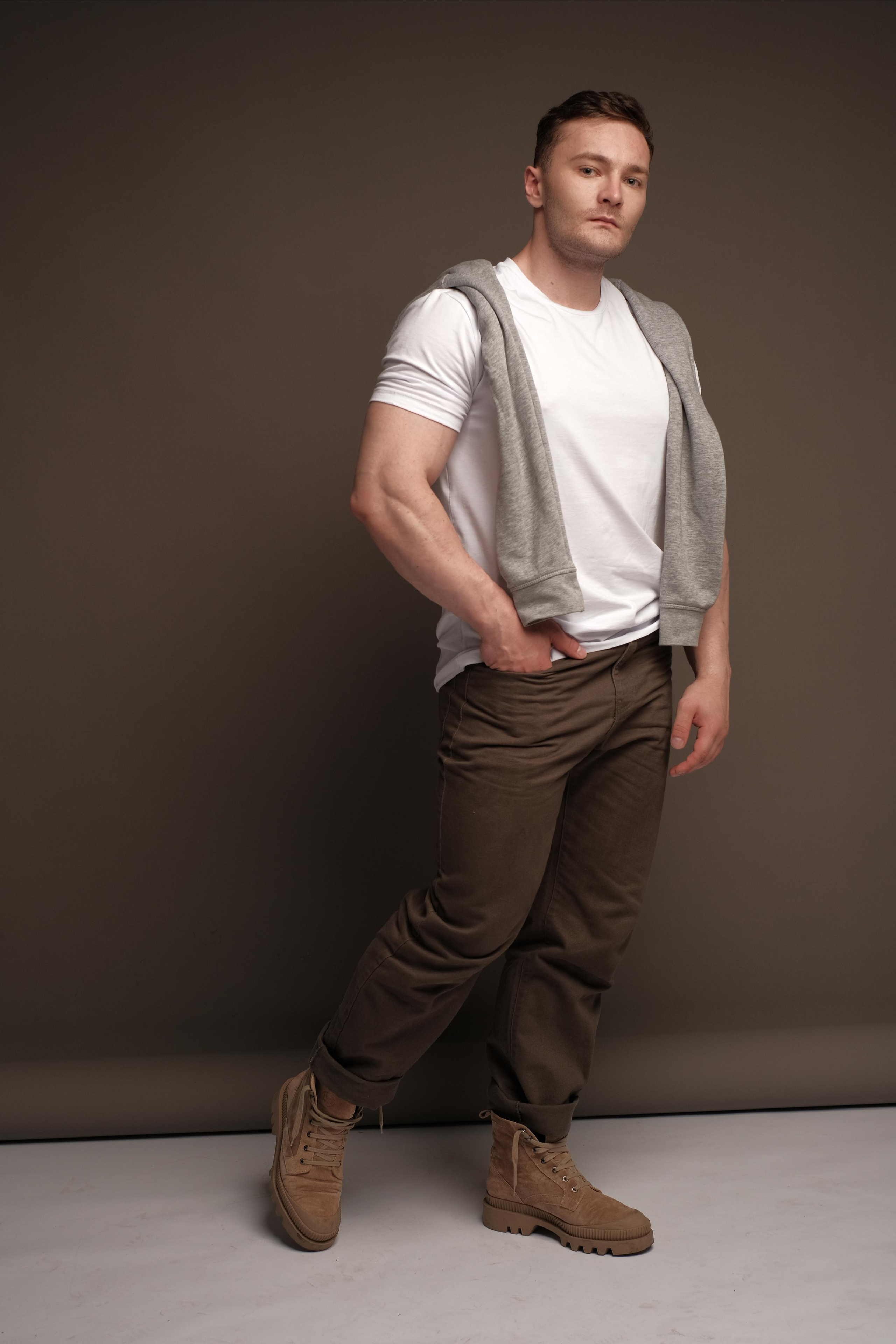 Модель для предметной съемки Роман А. Москва | Sale Easy