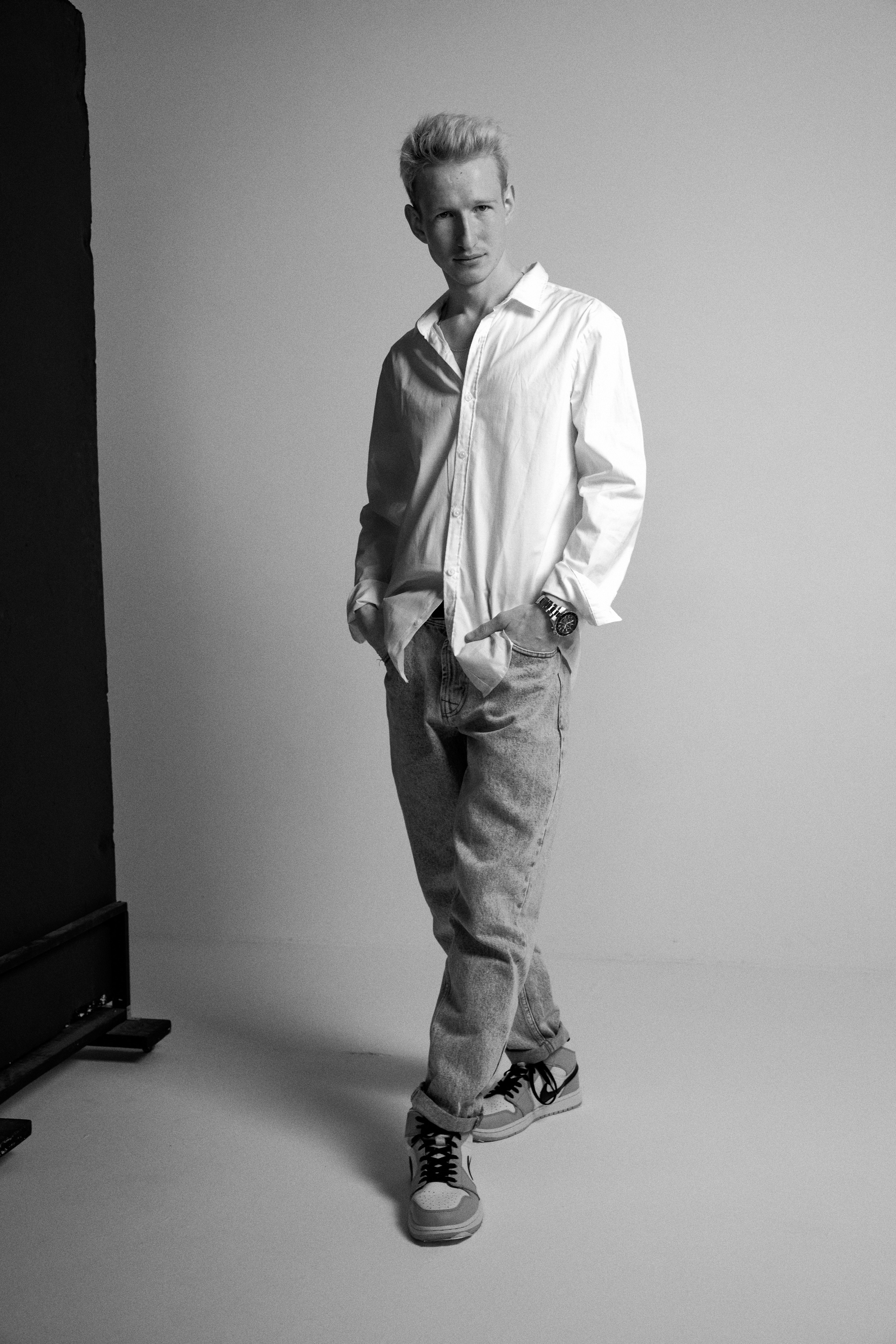 Модель для предметной съемки  Максим Б Сочи| Sale Easy