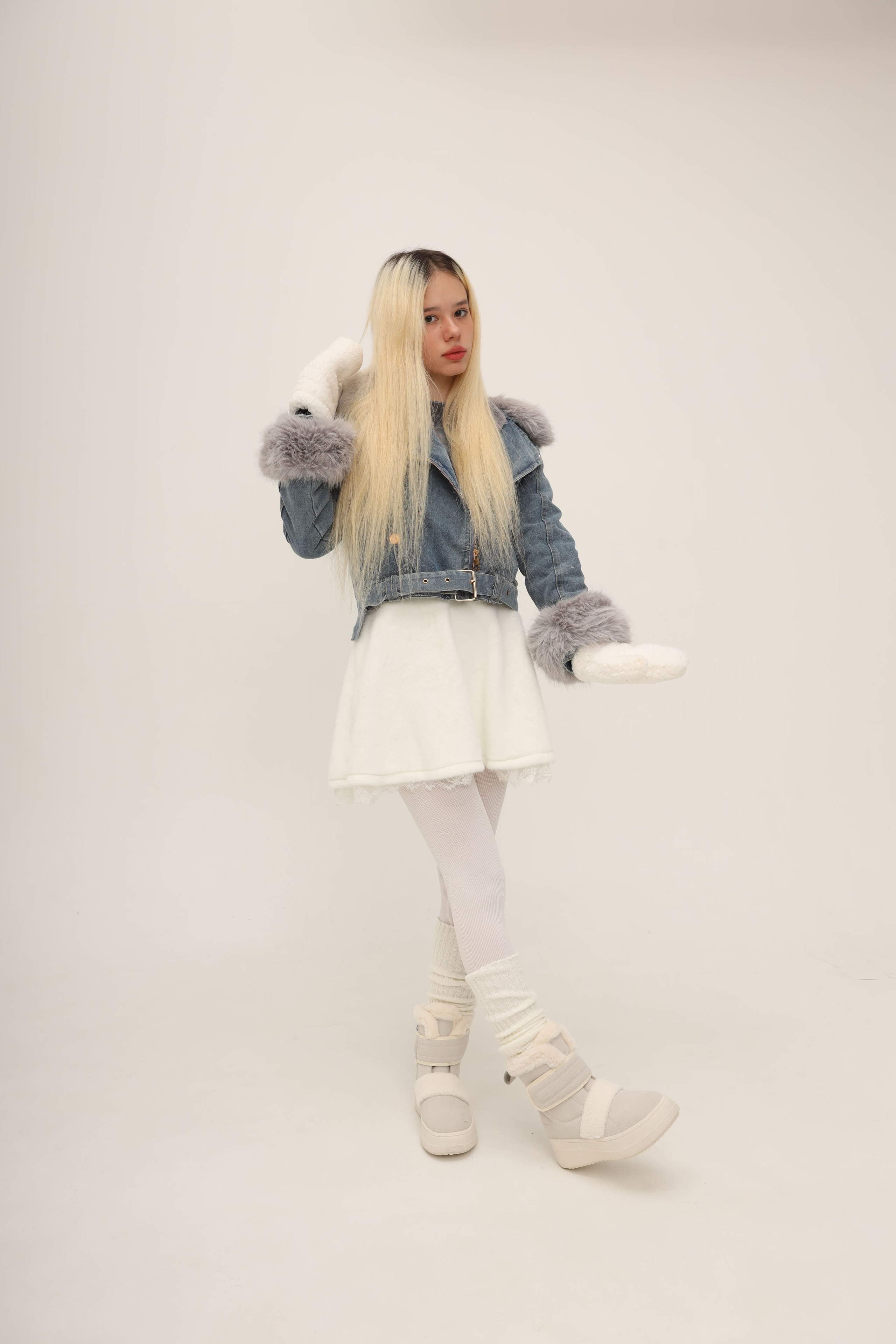 Модель для предметной съемки Луиза Москва| Sale Easy