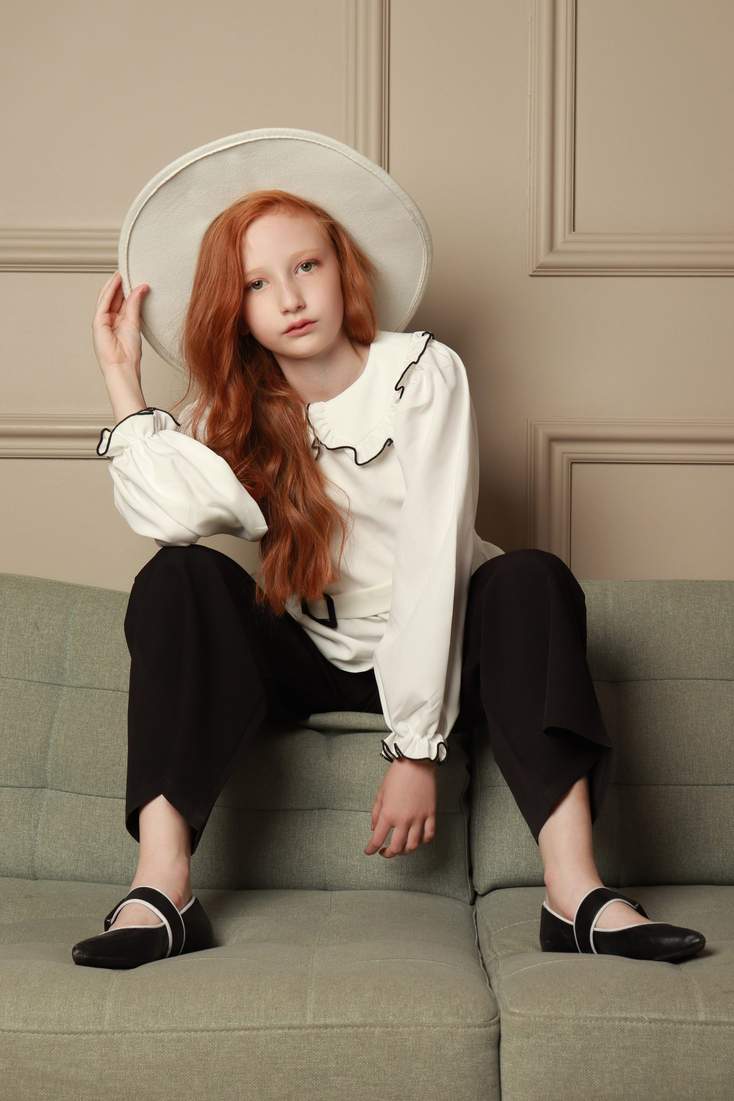 Модель девочка для предметной съемки Мия А Казань| Sale Easy