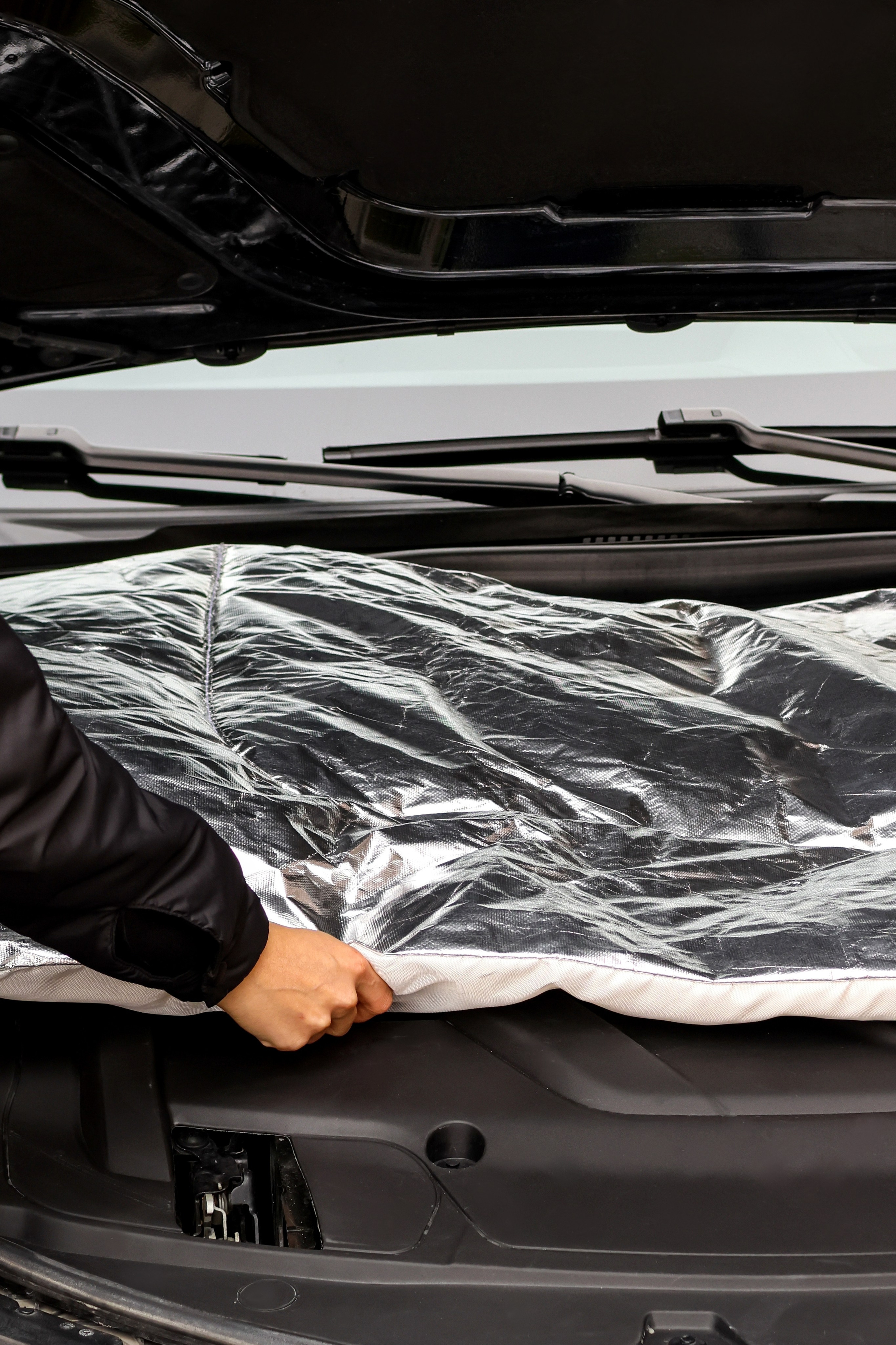 Предметная съемка автотоваров, подчеркивающая эргономику и функциональность.