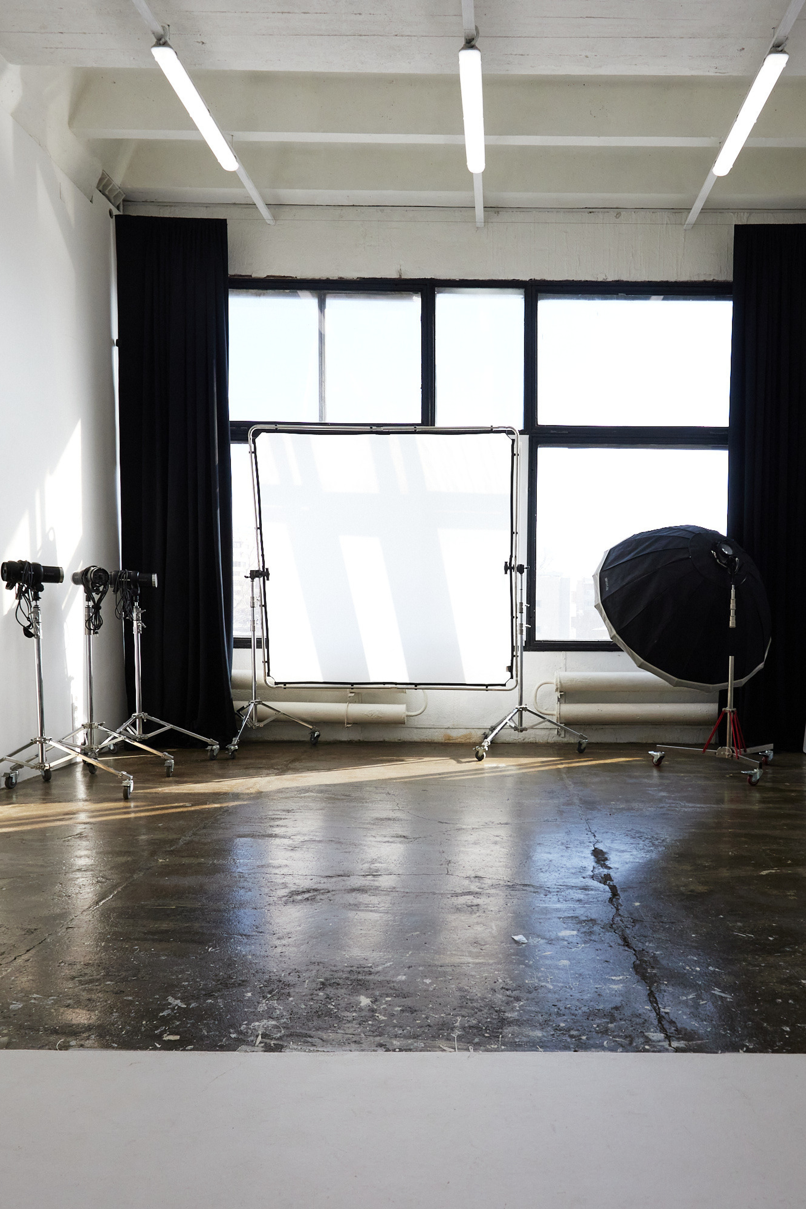 Студия Blank studios Прямая для предметной съемки Москва | Sale Easy