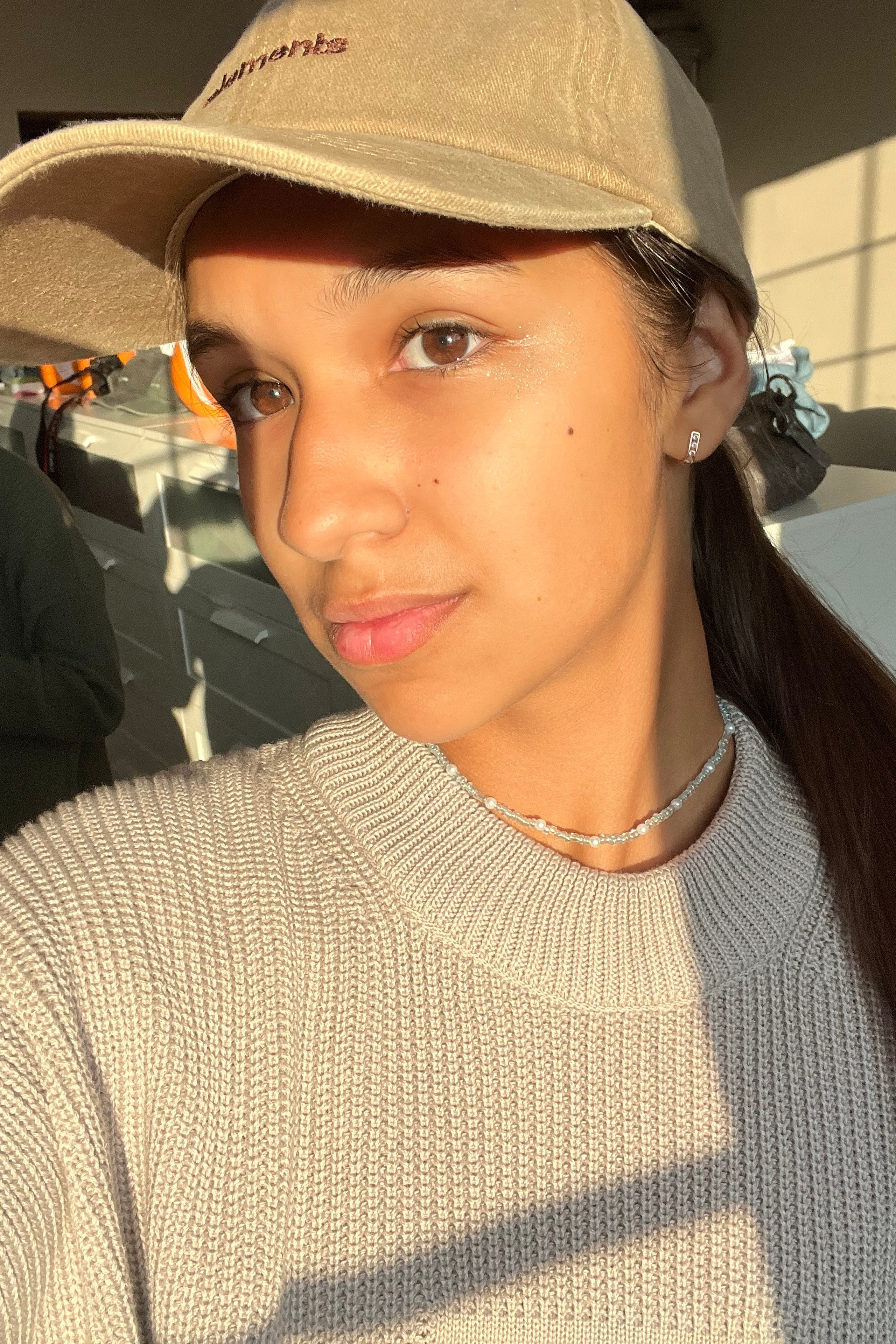 Модель для предметной съемки Джамиля Казань| Sale Easy