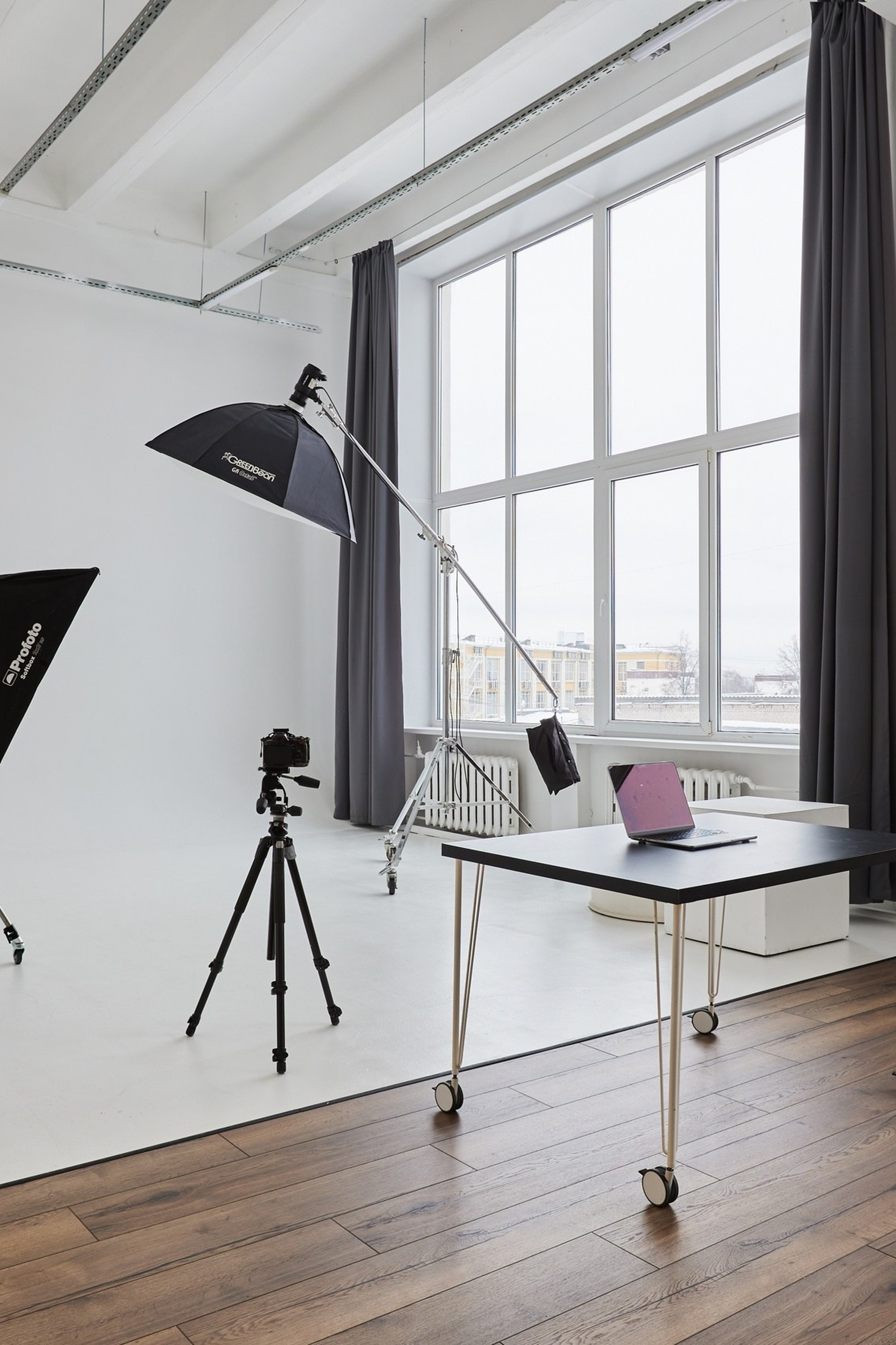 Студия Comilfo зал1А для предметной съемки Н.Новгород |Sale Easy