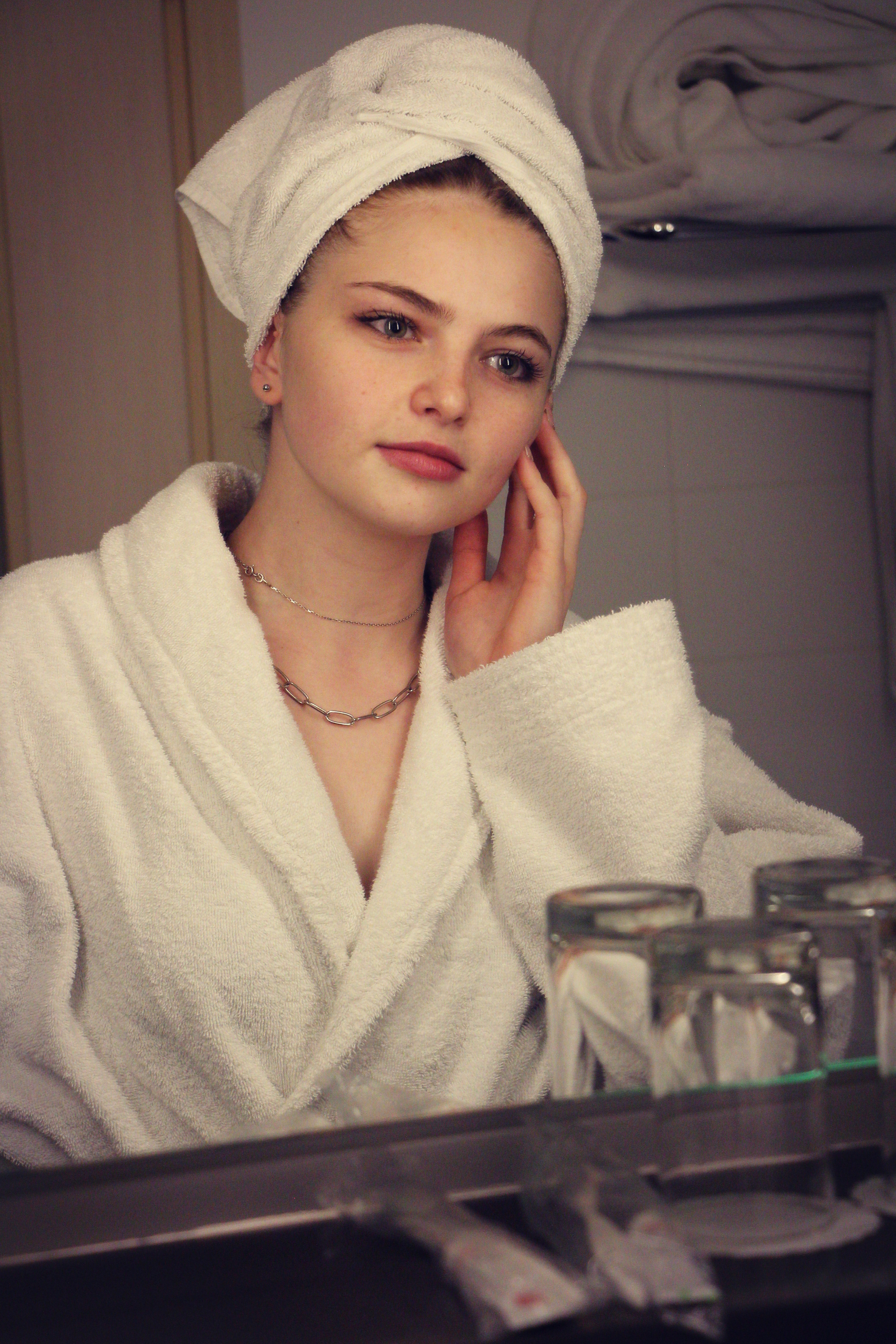 Модель для предметной съемки Зарина Москва| Sale Easy