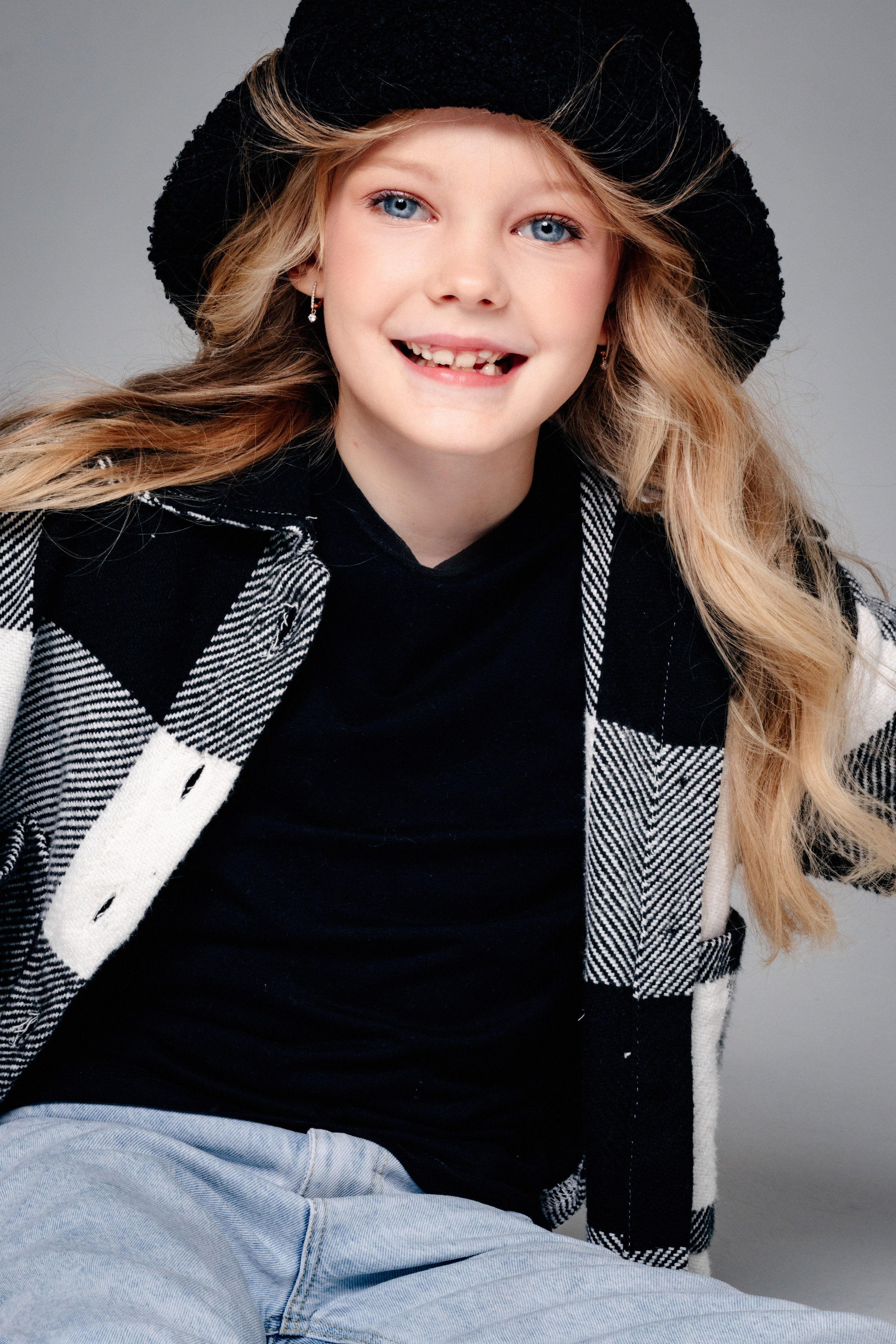 Модель девочка для предметной съемки Екатерина Ю. Н.Новг | Sale Easy