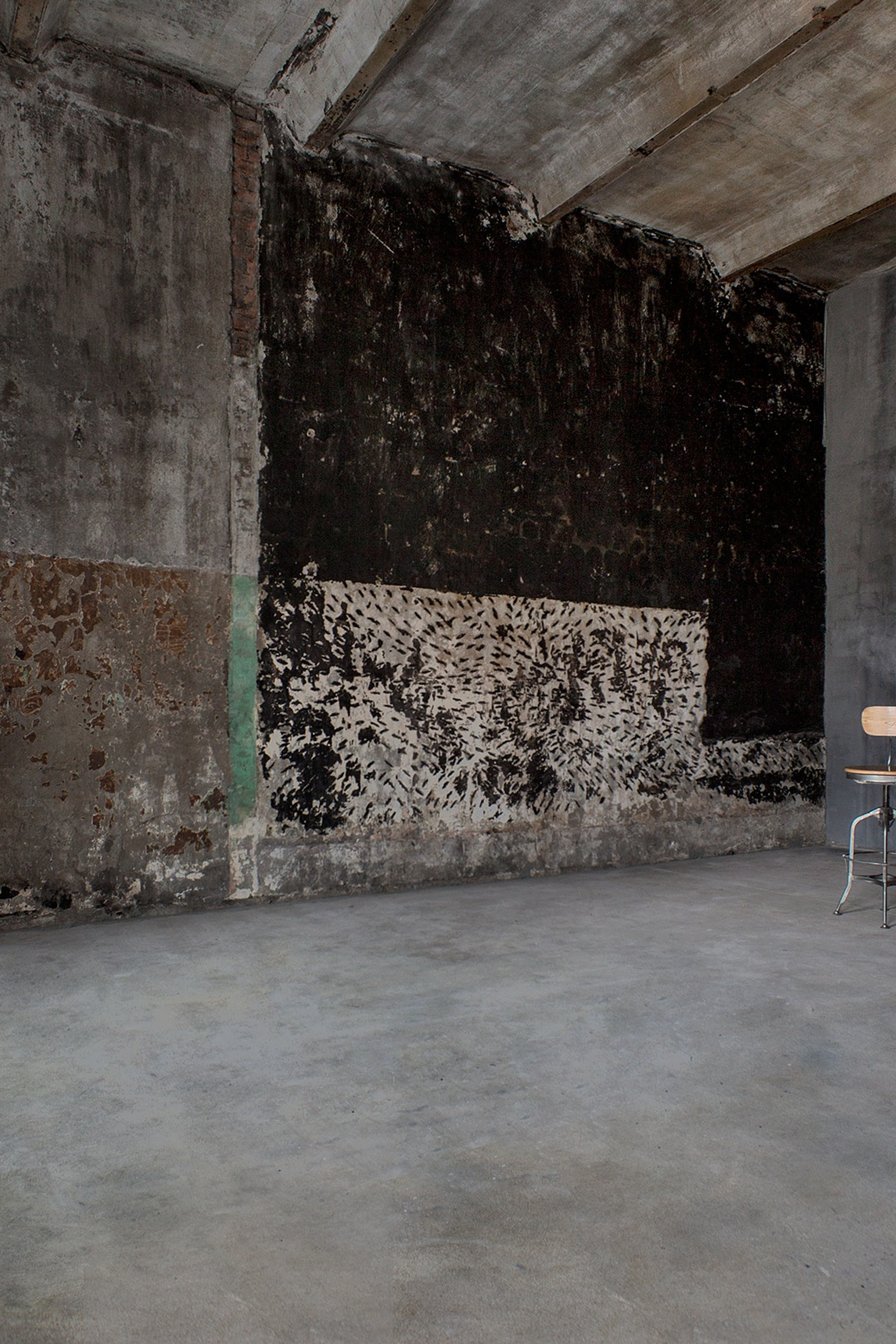 ЛОКАЦИЯ 223 — зал Индастриал для предм. съемки С.-Пб|Sale Easy