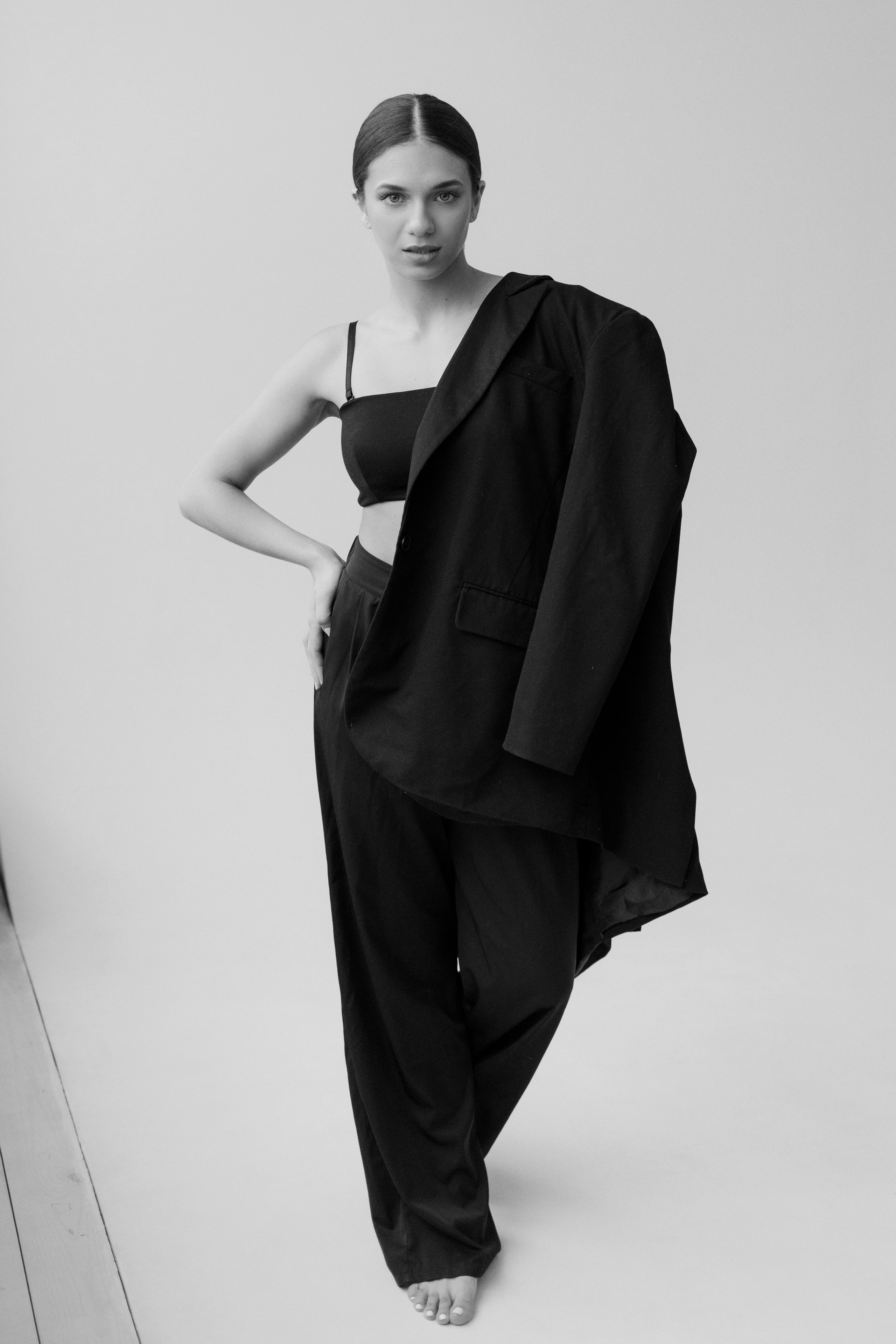 Модель для предметной съемки Альбина С.-Пб| Sale Easy