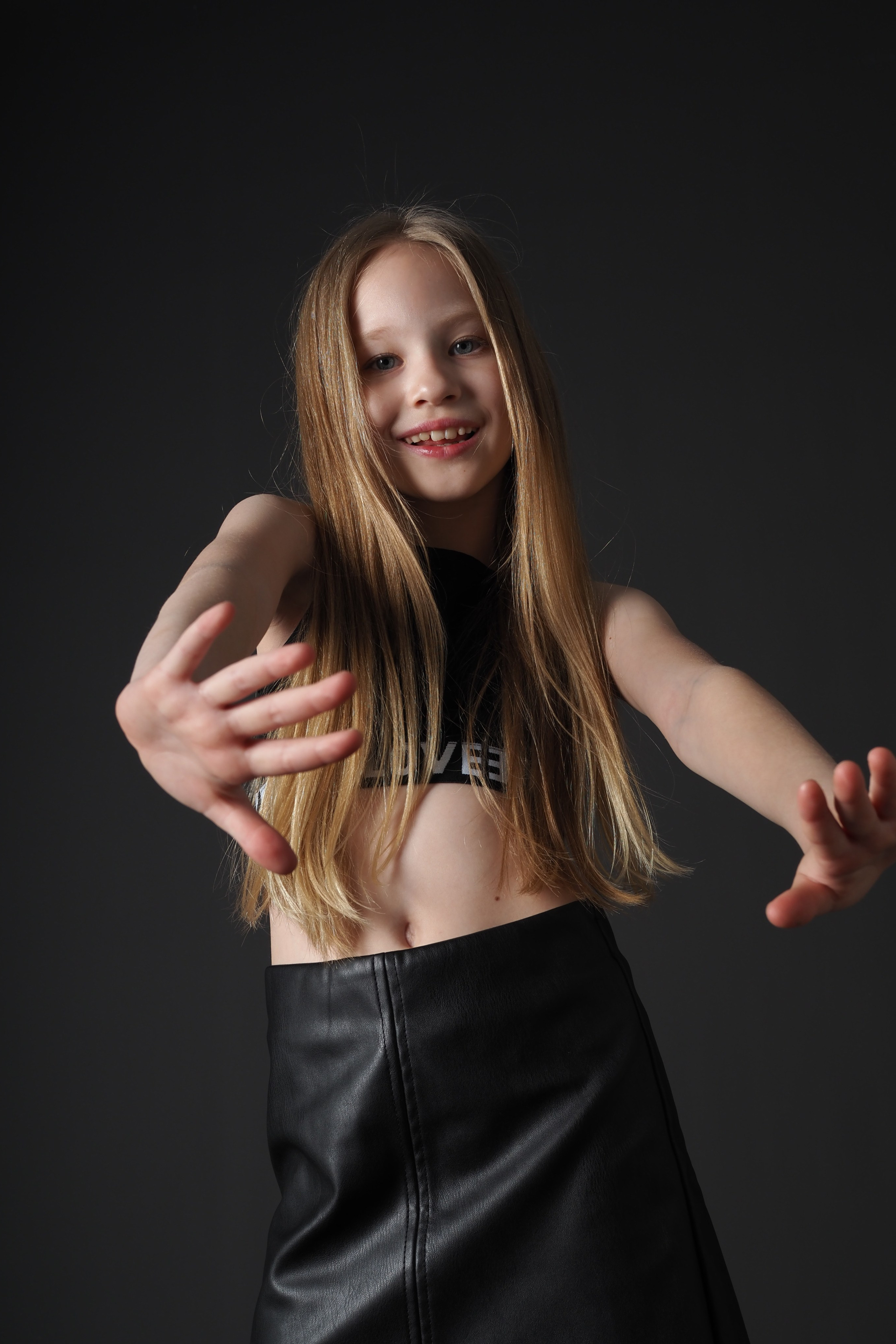 Модель для предметной съемки Ева Д. Н.Н.| Sale Easy