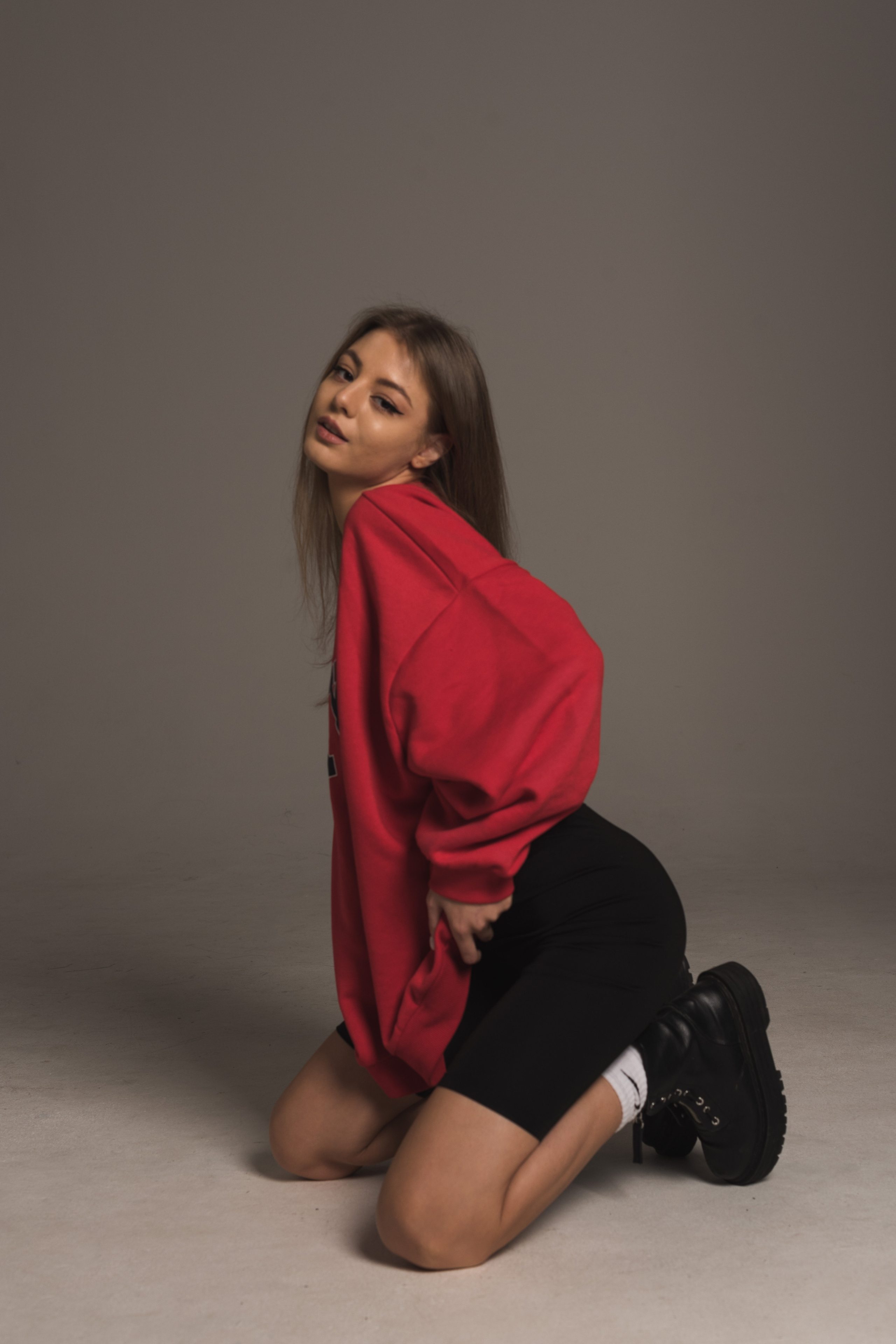 Модель для предметной съемки Мэри Москва| Sale Easy