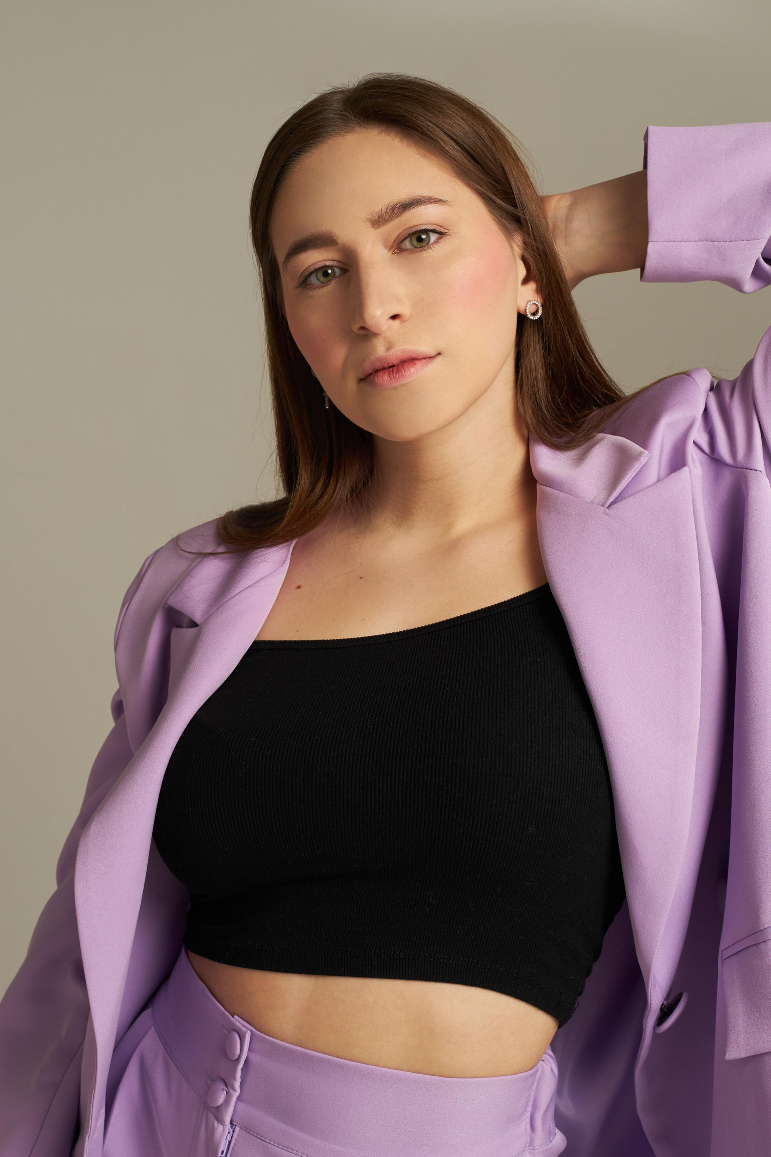 Модель plus size для предметной съемки Нина Москва | Sale Easy