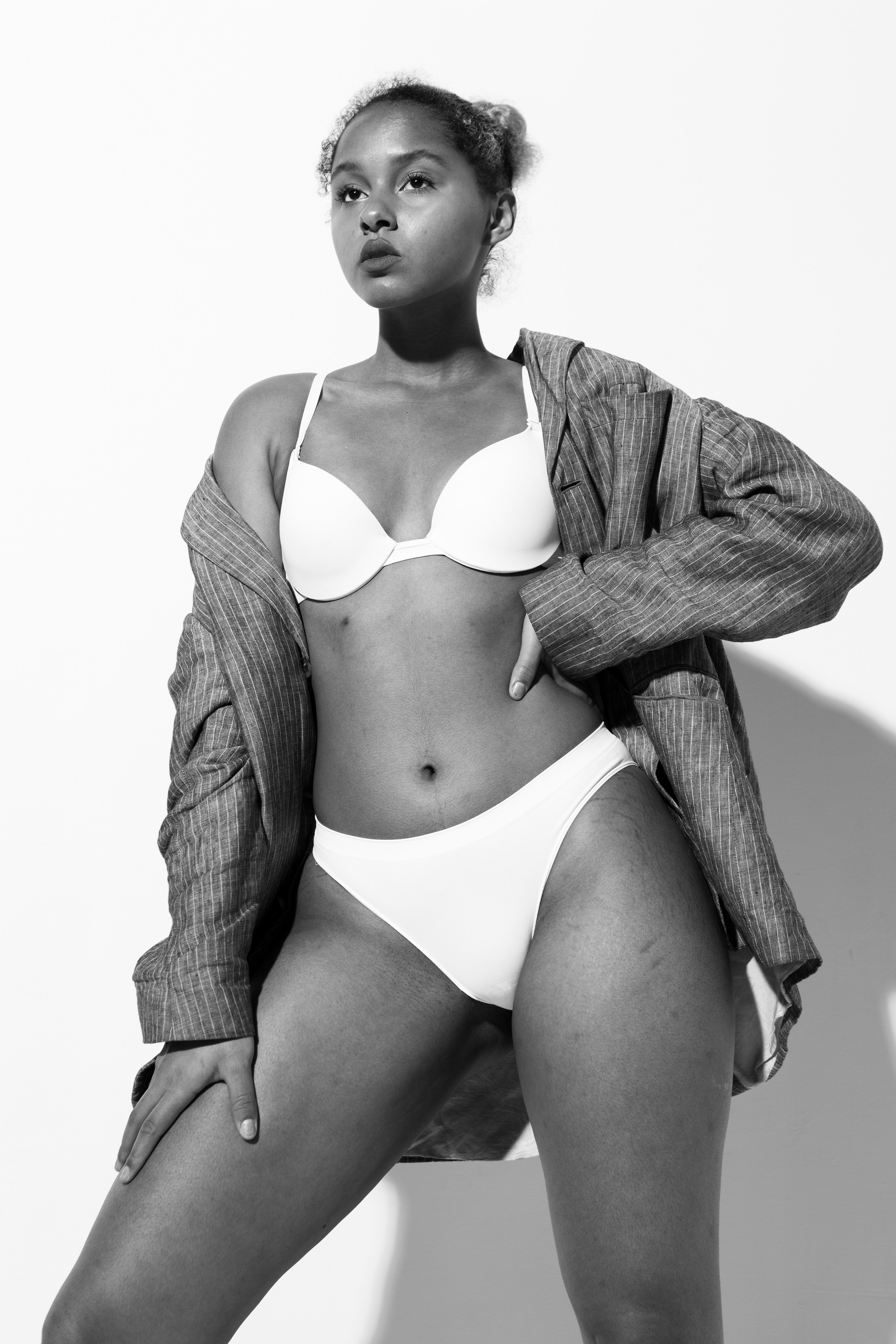 Модель для предметной съемки Нгема Элулалия Москва| Sale Easy