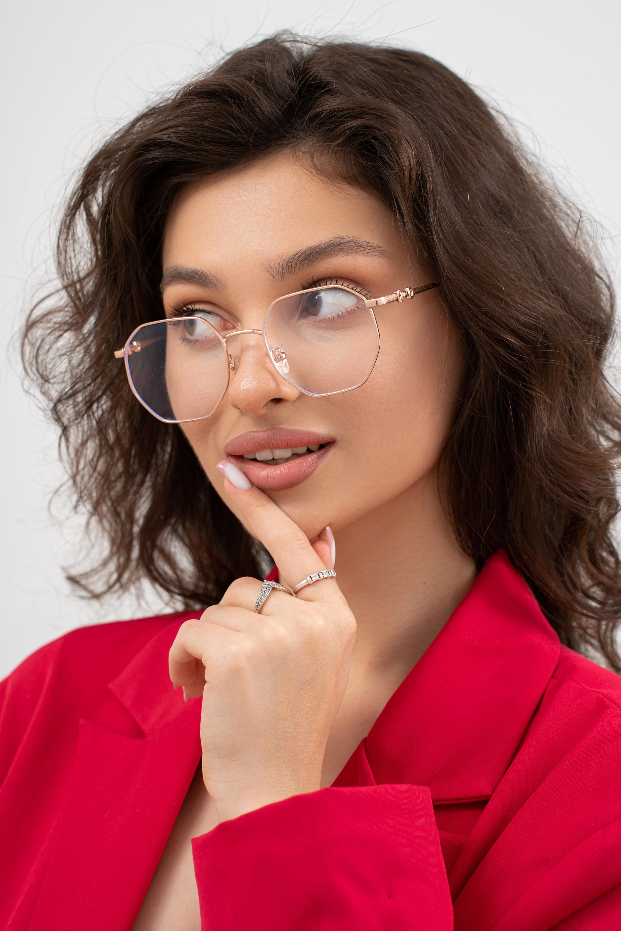 Модель для предметной съемки Станислава Москва| Sale Easy