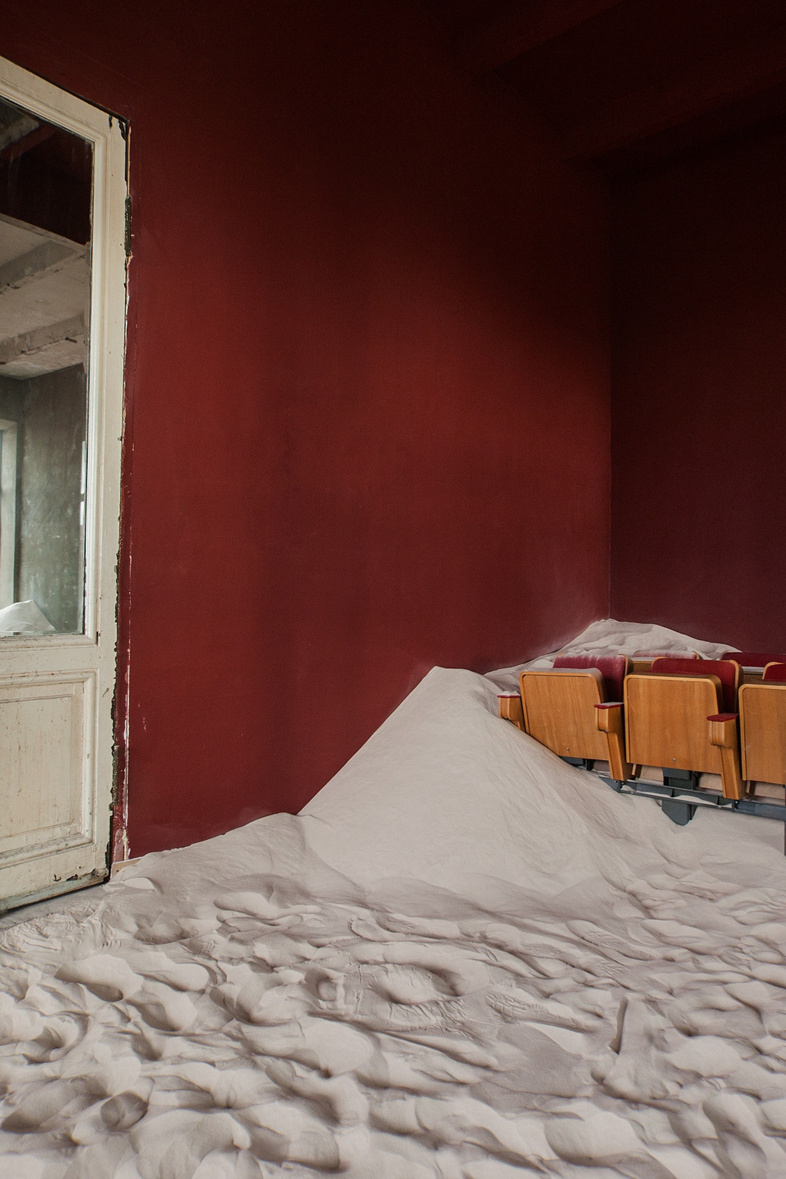 ЛОКАЦИЯ 223 — зал Песок для предм. съемки С.-Пб|Sale Easy