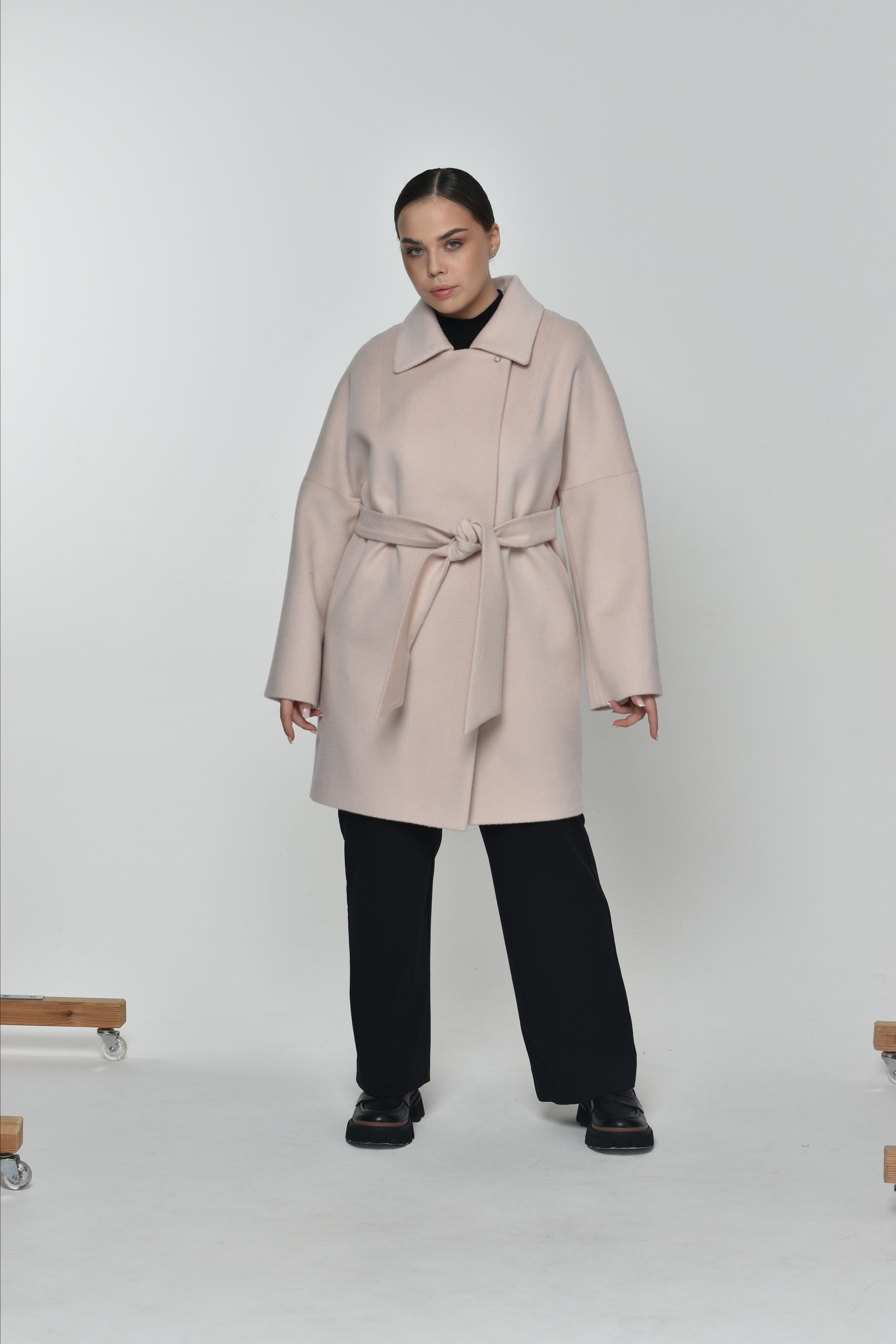 Модель plus size для предметной съемки Полина С-Петербург | Sale Easy