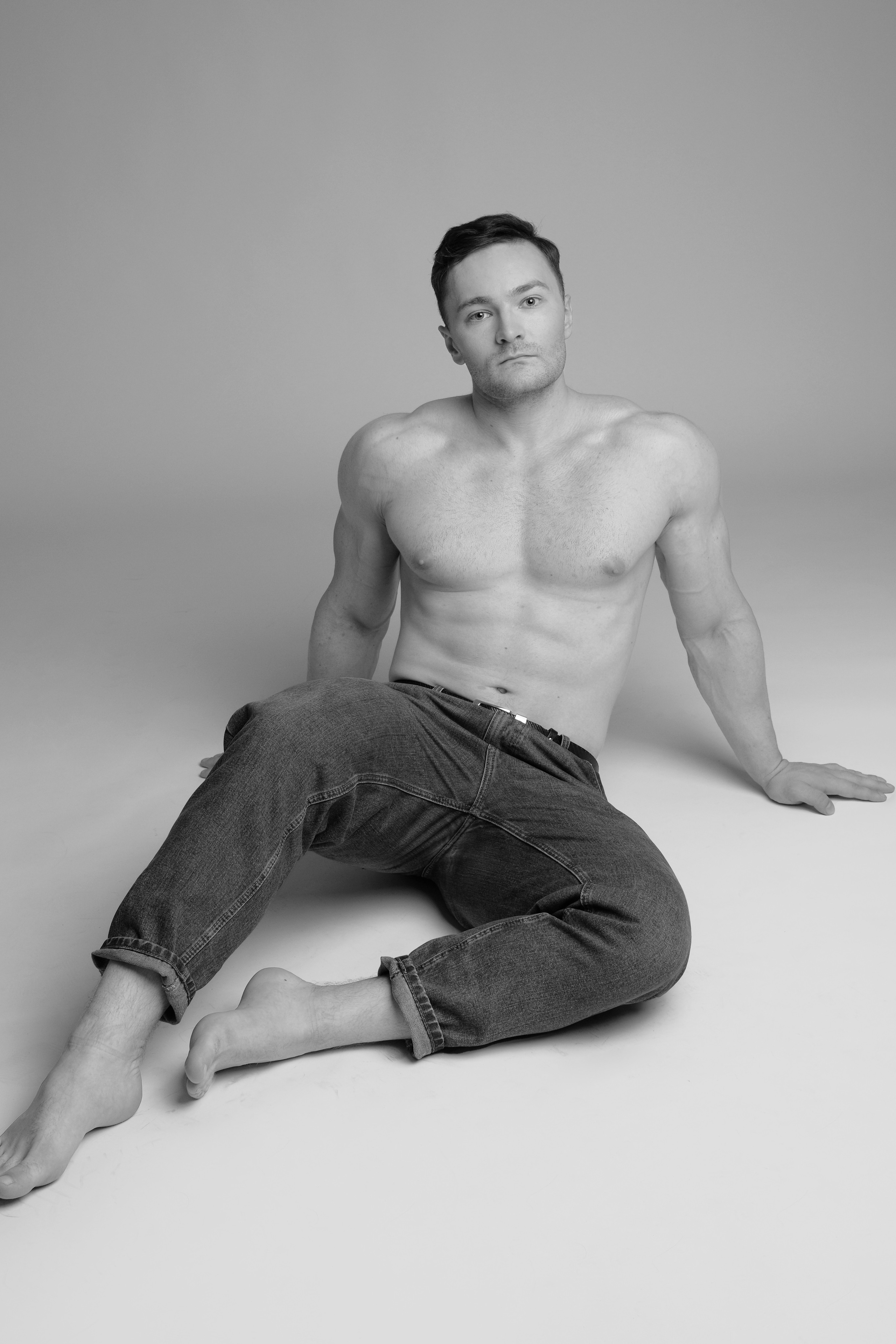 Модель для предметной съемки Роман А. Москва | Sale Easy