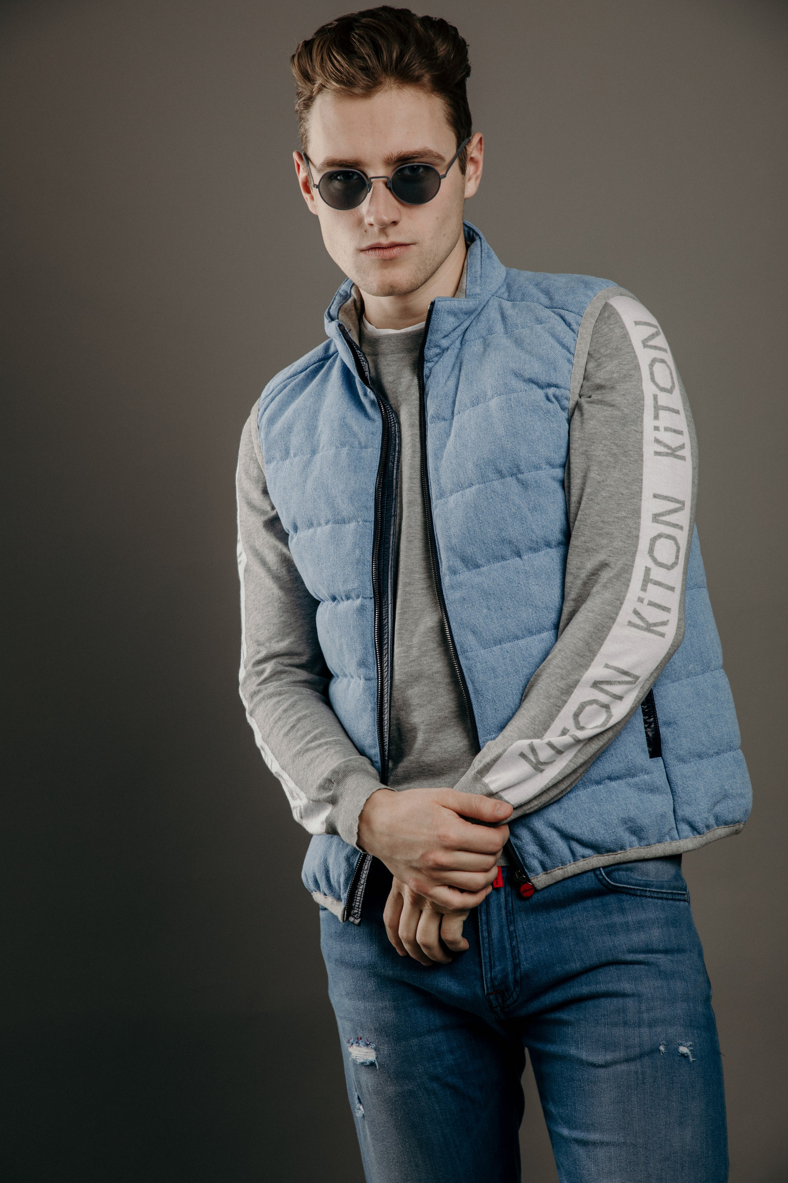 Модель для предметной съемки Игорь А Н.Новгород | Sale Easy