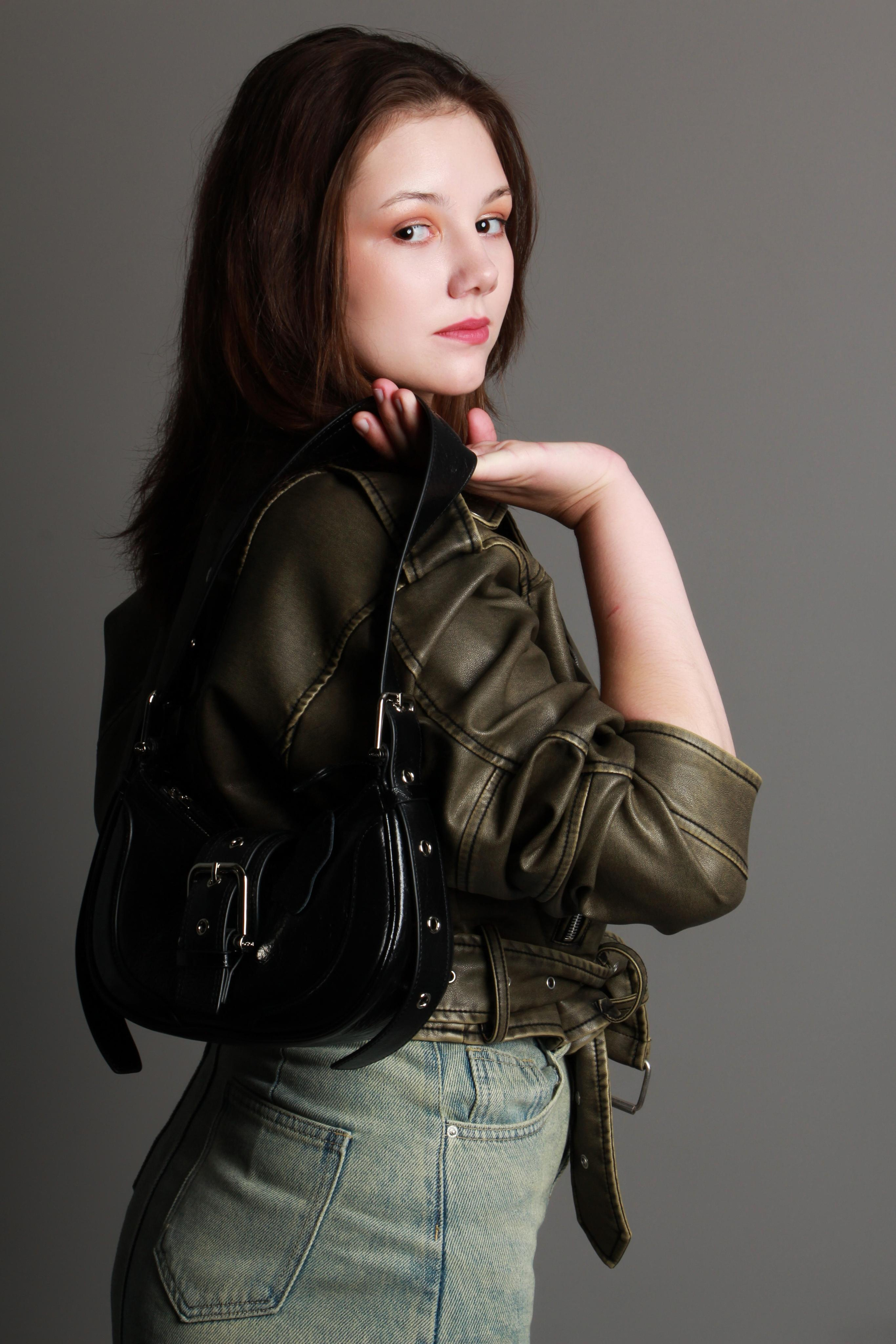 Модель для предметной съемки Виктория З Новосибирск| Sale Easy