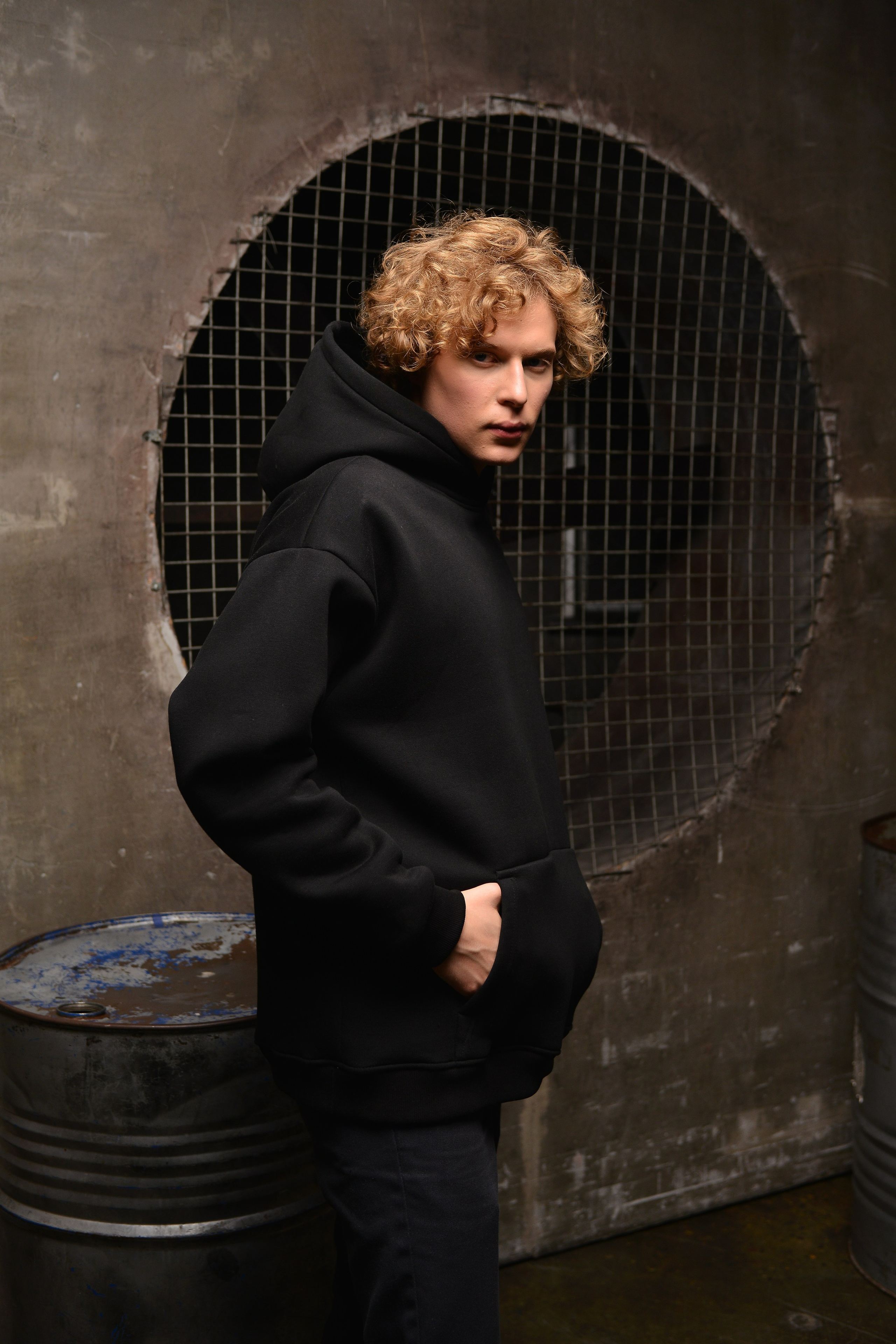 Модель для предметной съемки Арсений Москва | Sale Easy