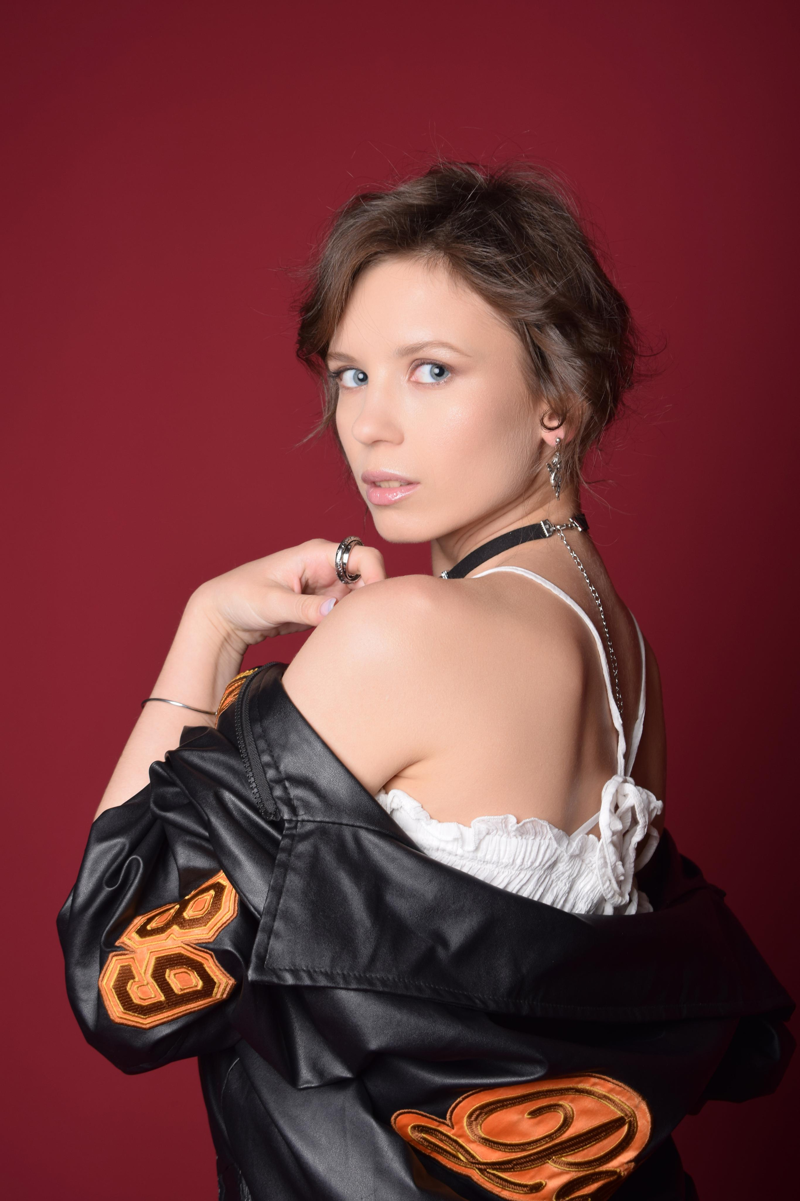 Модель для предметной съемки Вероника В С-Петербург | Sale Easy