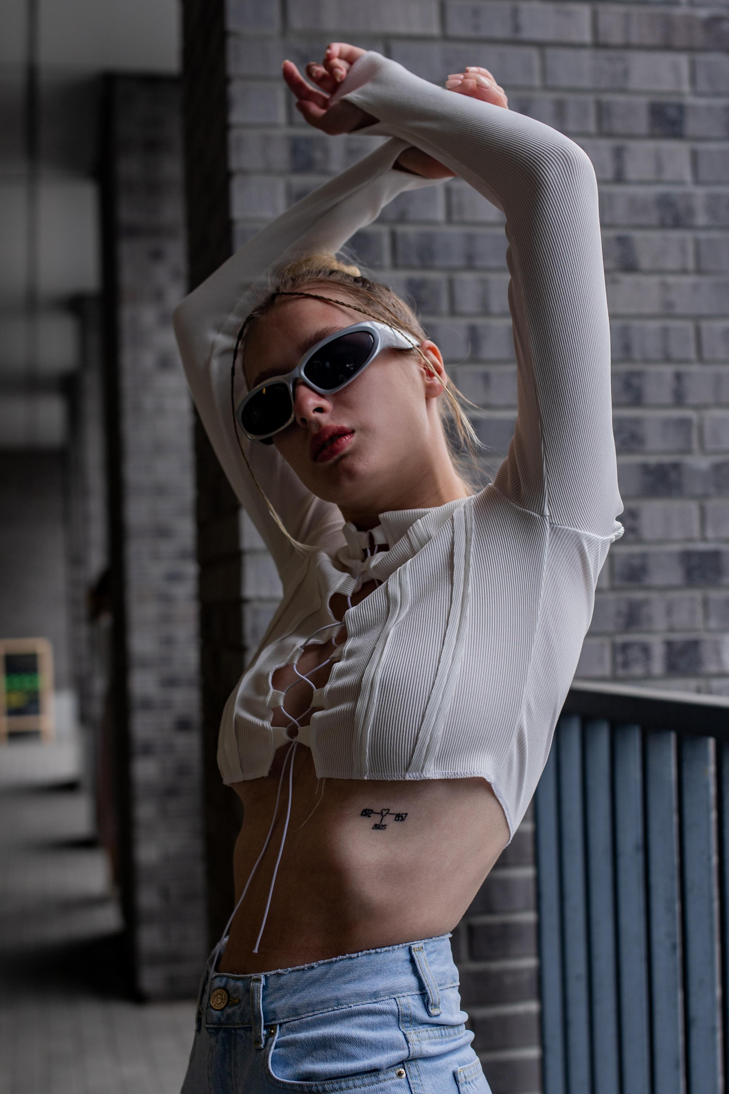 Модель для предметной съемки Надежда Б Новосибирск| Sale Easy