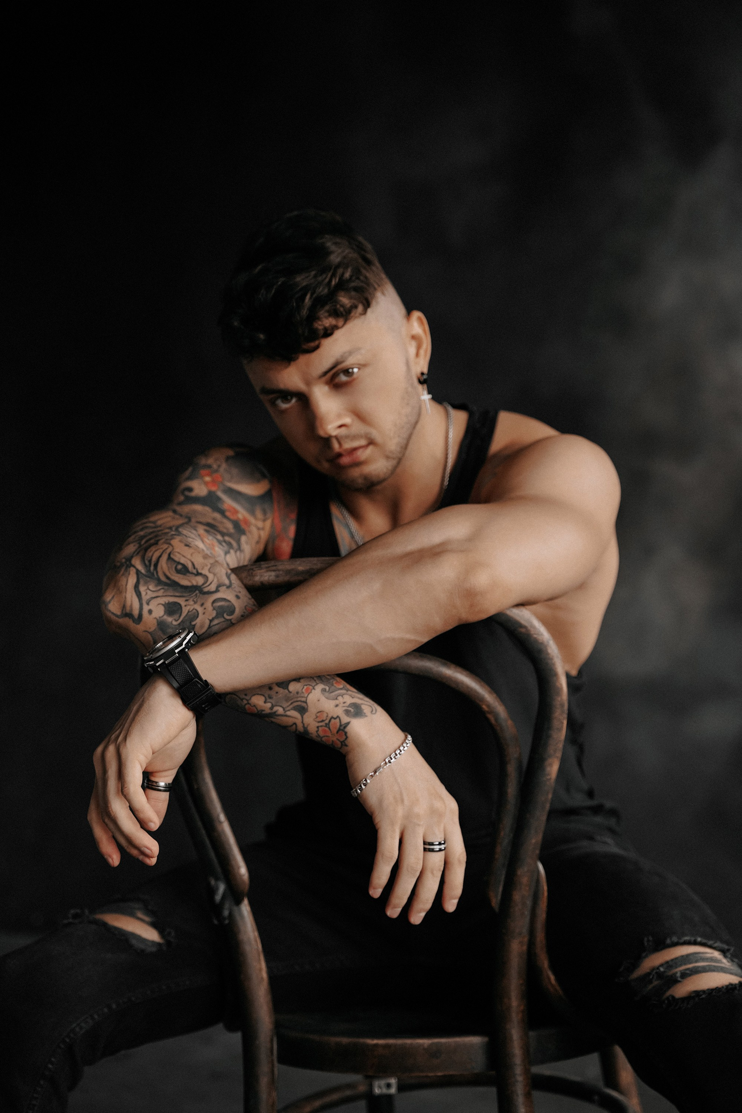 Модель для предметной съемки Руслан Г. Красноярск| Sale Easy