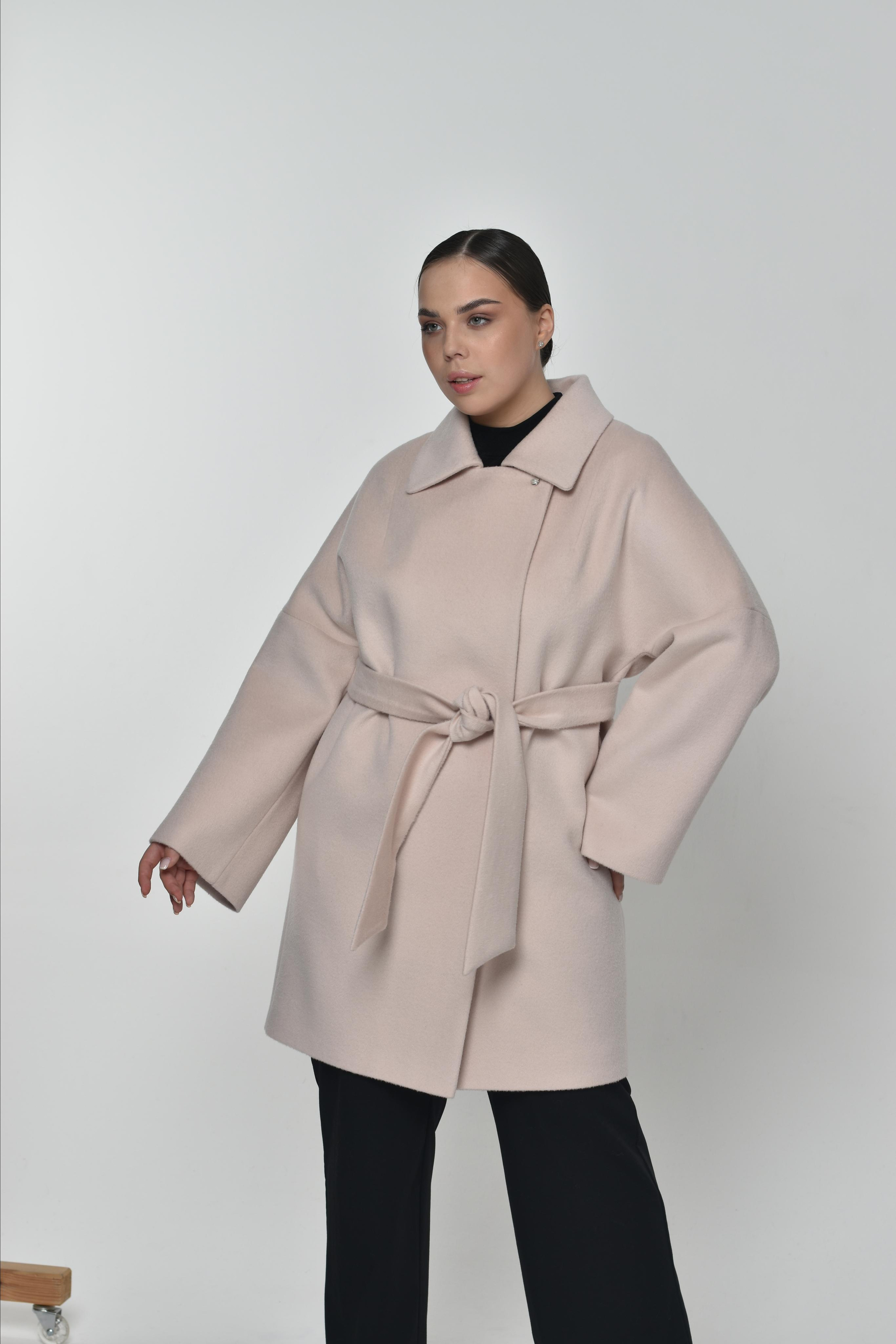 Модель plus size для предметной съемки Полина С-Петербург | Sale Easy