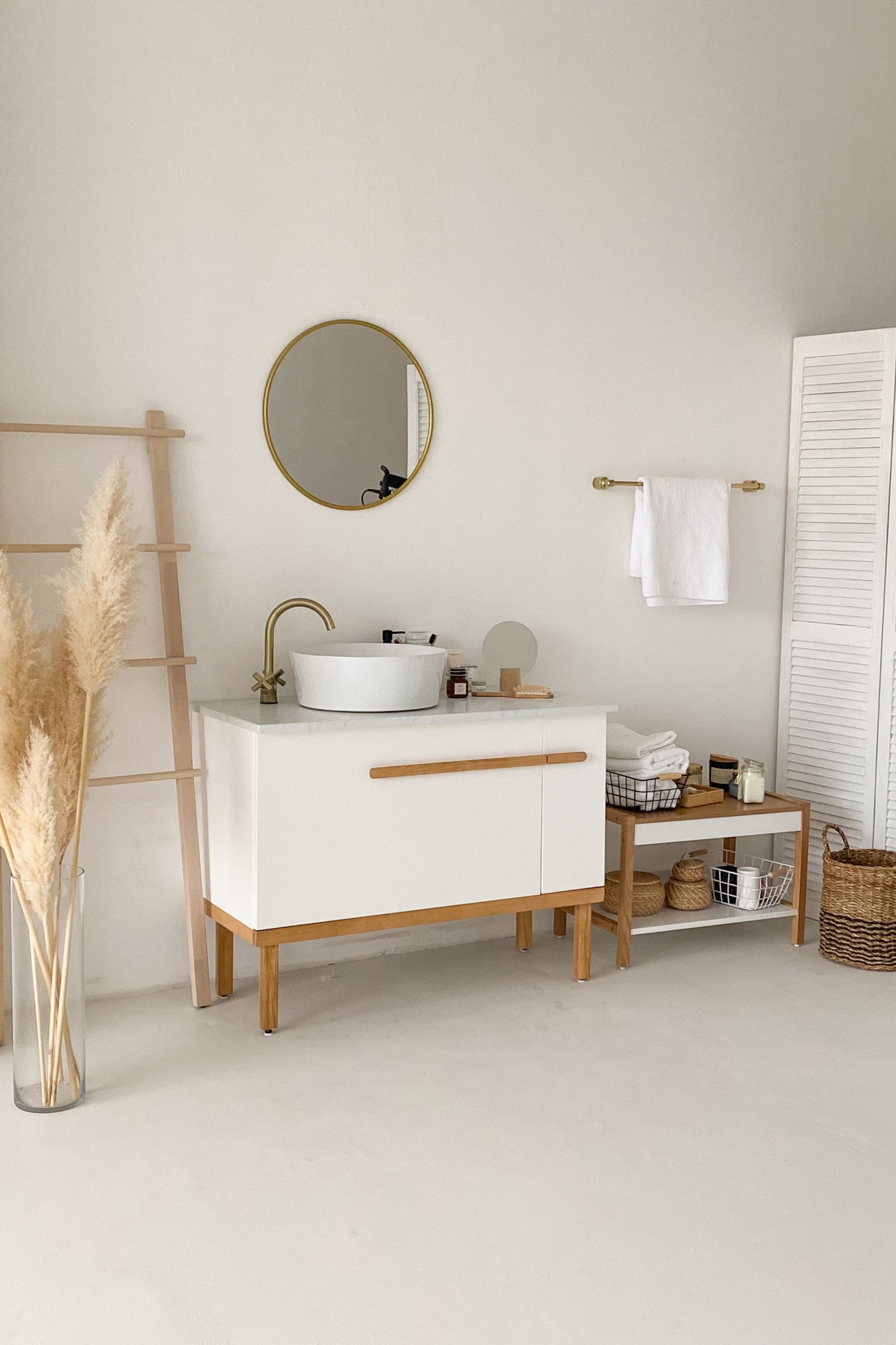 Студия VISUAL STUDIO — зал Контент для предм. съемки С.-Пб|Sale Easy