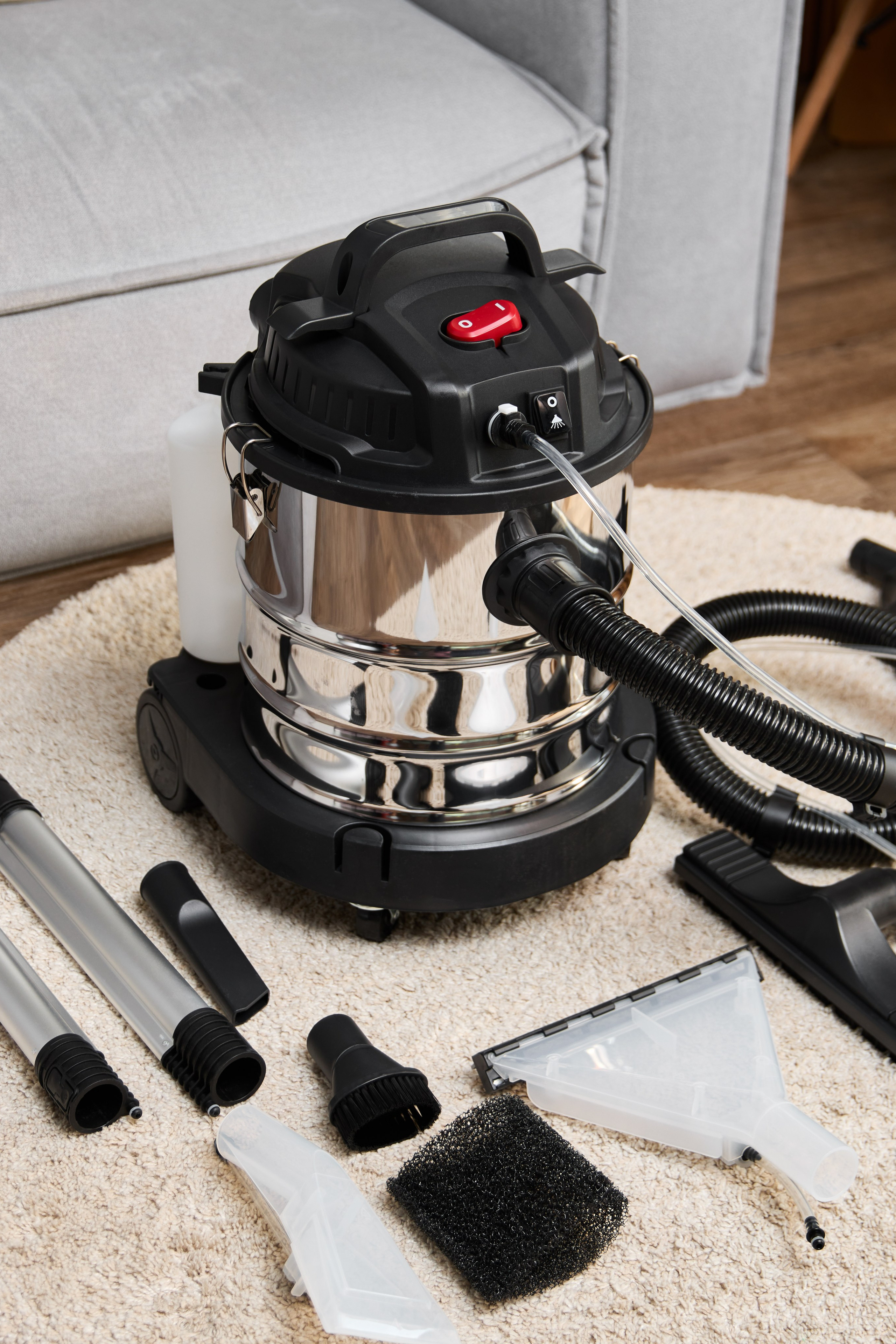 Предметная съемка техники, акцентирующая на инновационных возможностях.