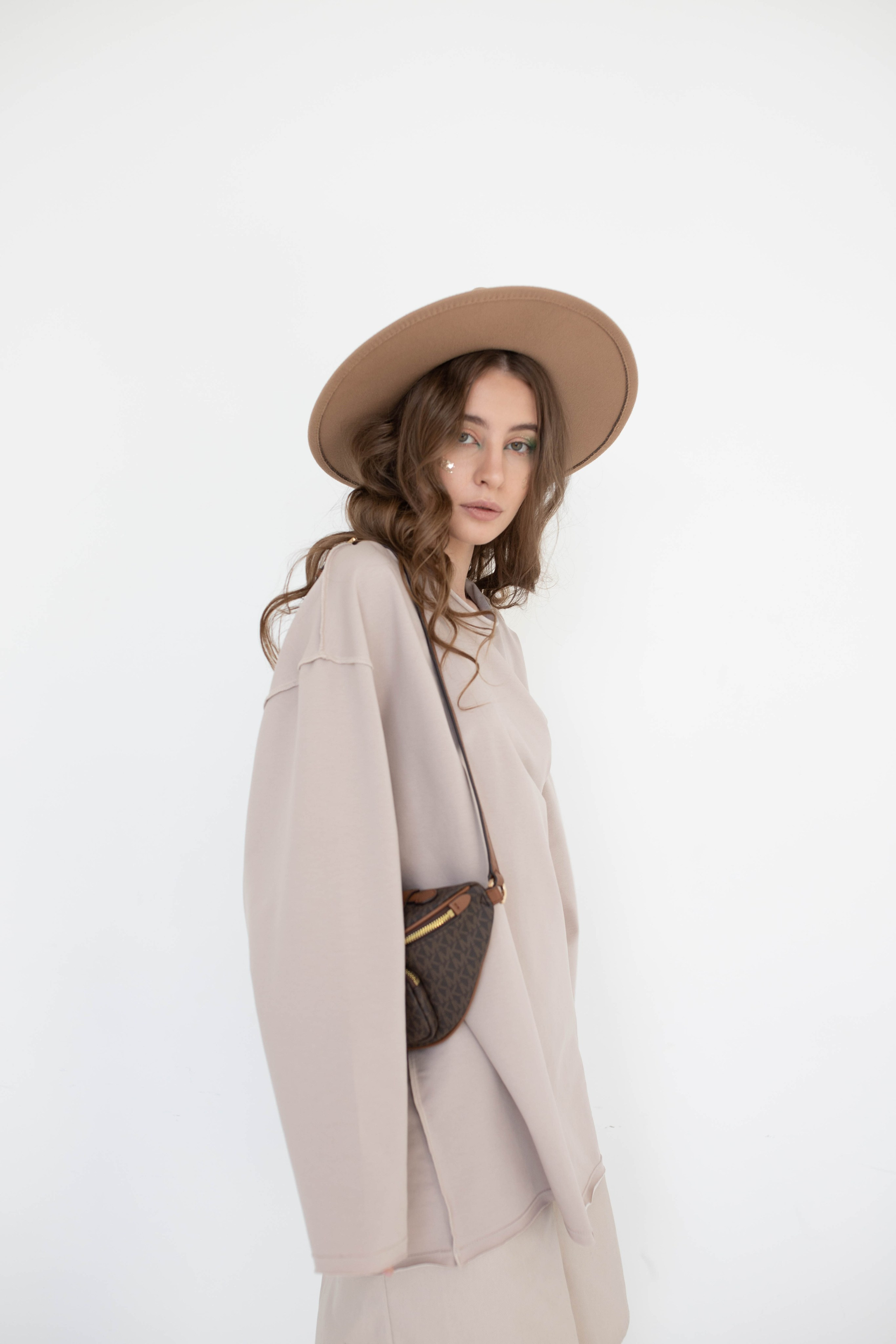 Модель для предметной съемки Анастасия id 25019| Sale Easy