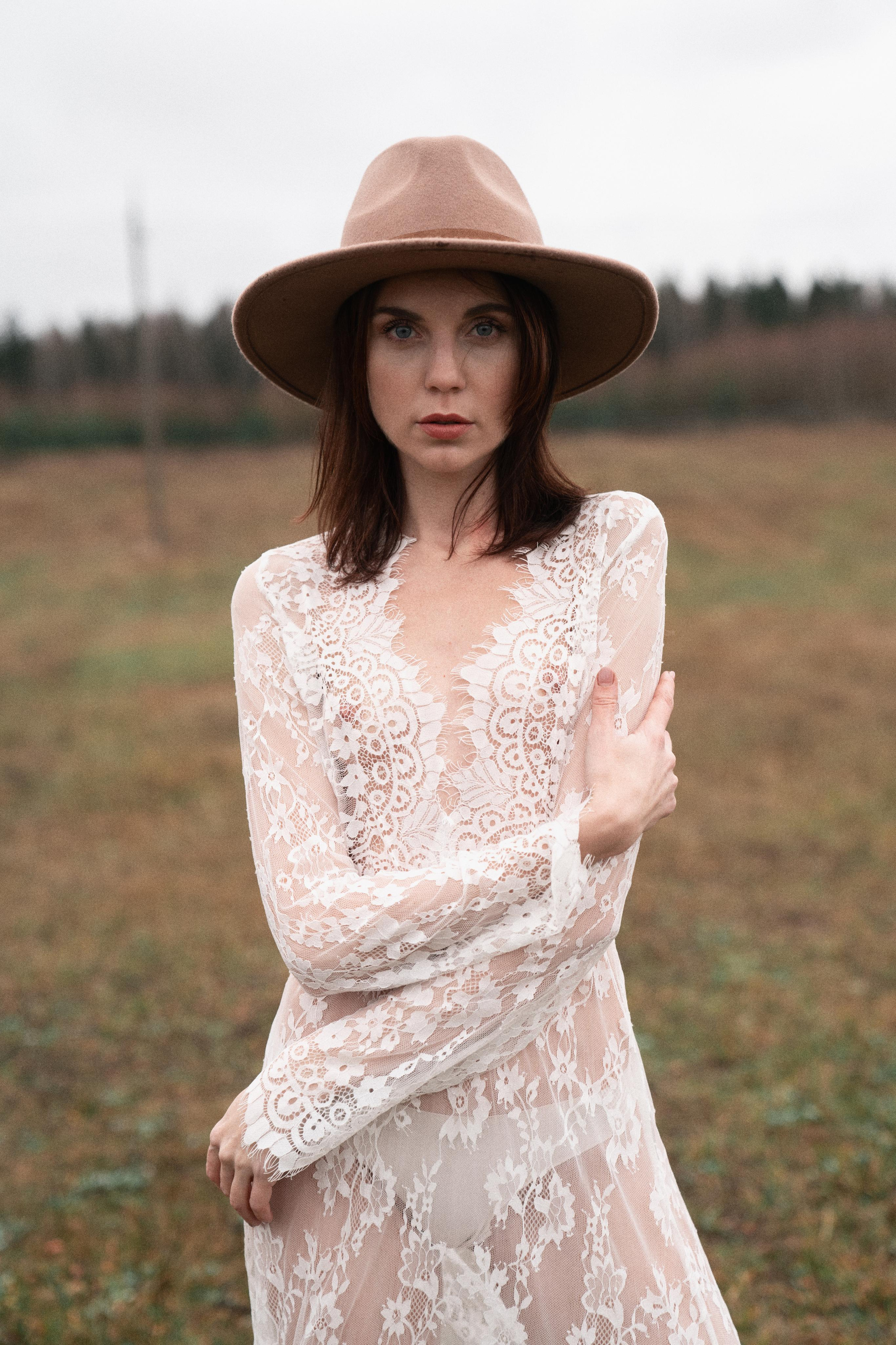 Модель для предметной съемки Евгения Б С-Петербург | Sale Easy