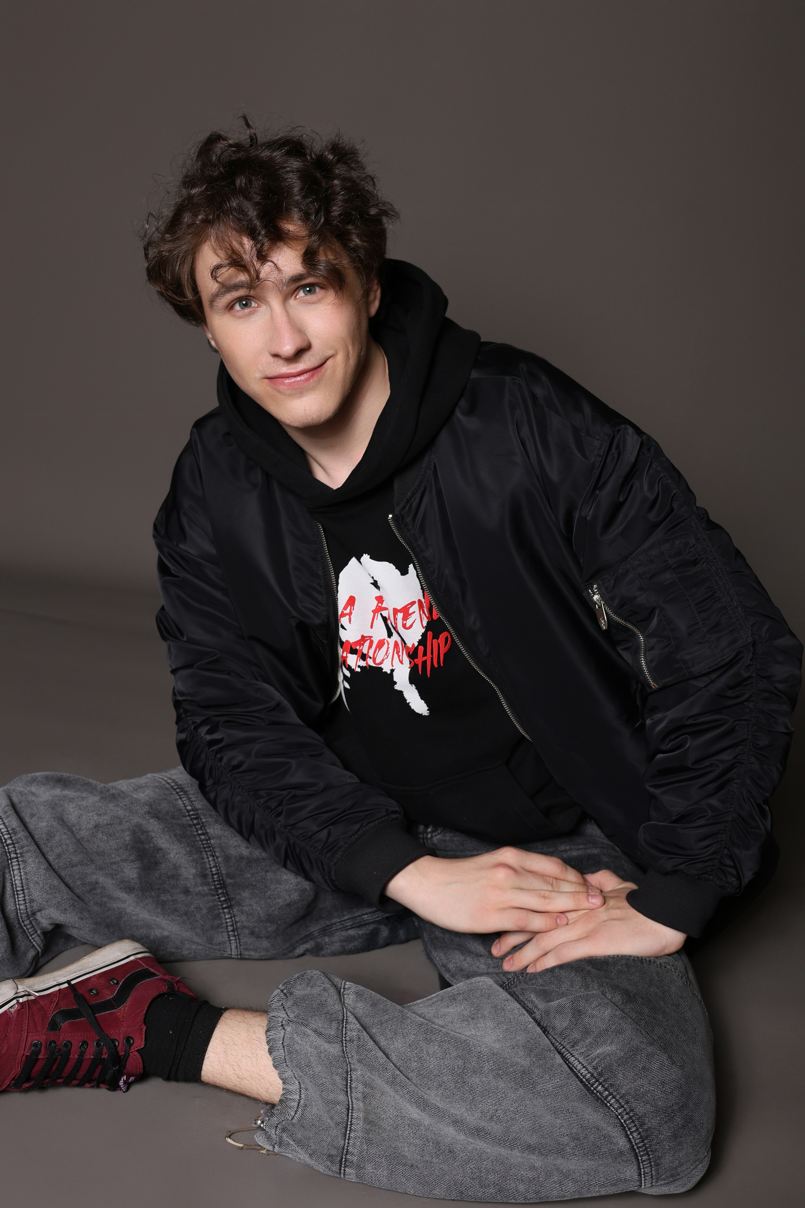 Модель для предметной съемки Илья Д С-Петербург | Sale Easy