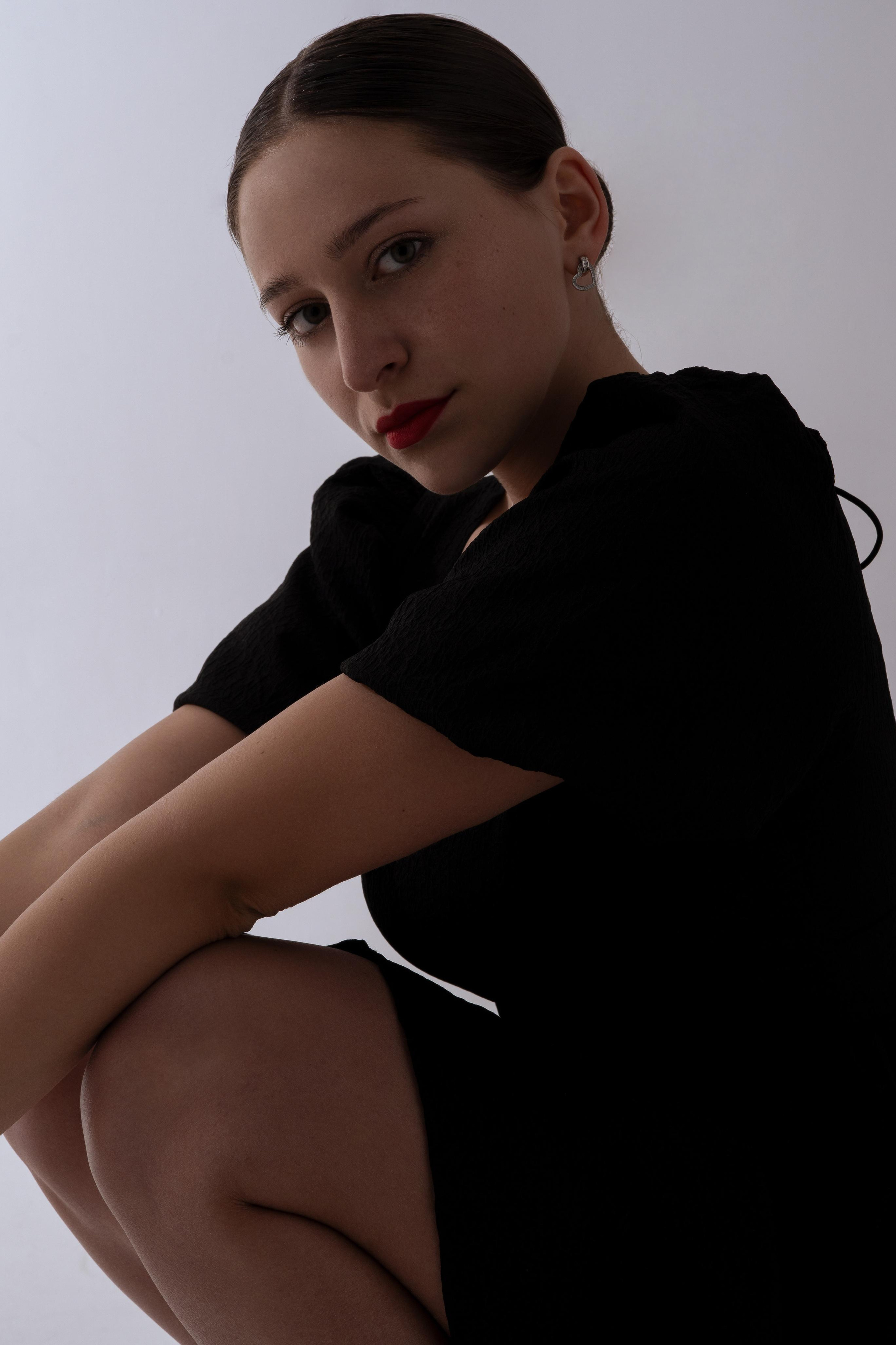 Модель plus size для предметной съемки Нина Москва | Sale Easy