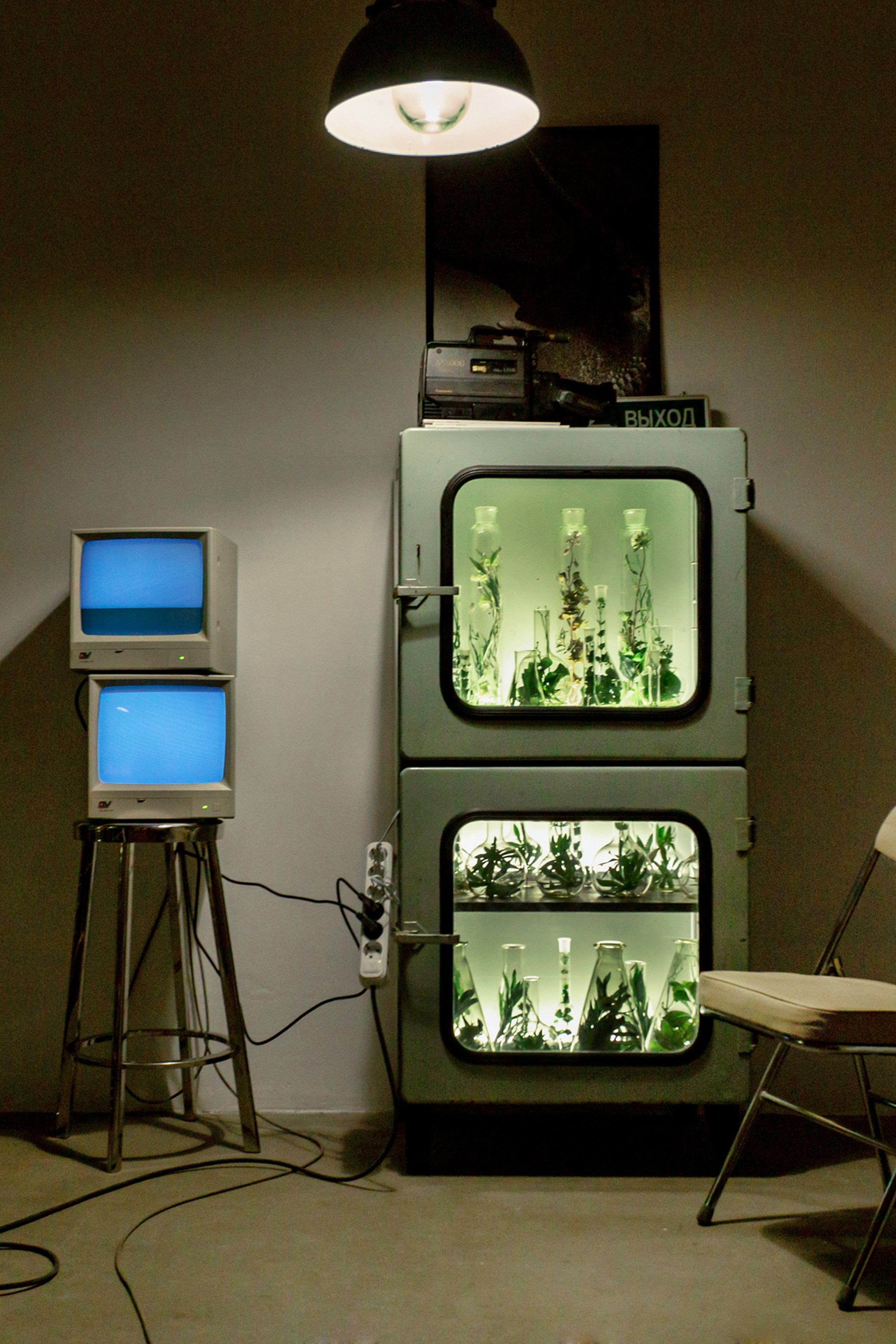 Студия ЛОКАЦИЯ 223 — зал Винтаж для предм. съемки С.-Пб|Sale Easy