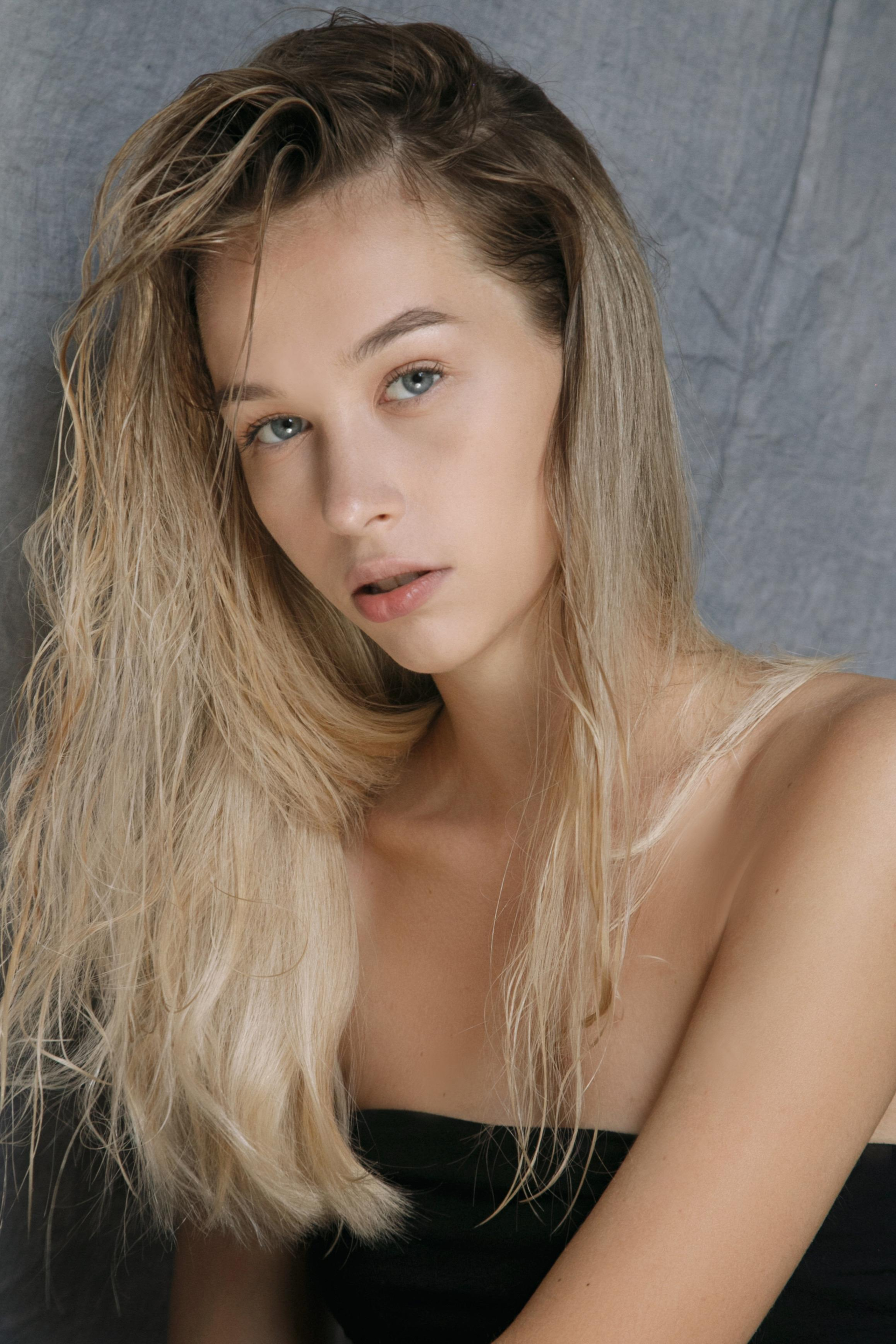 Модель для предметной съемки Яна Г. Москва| Sale Easy