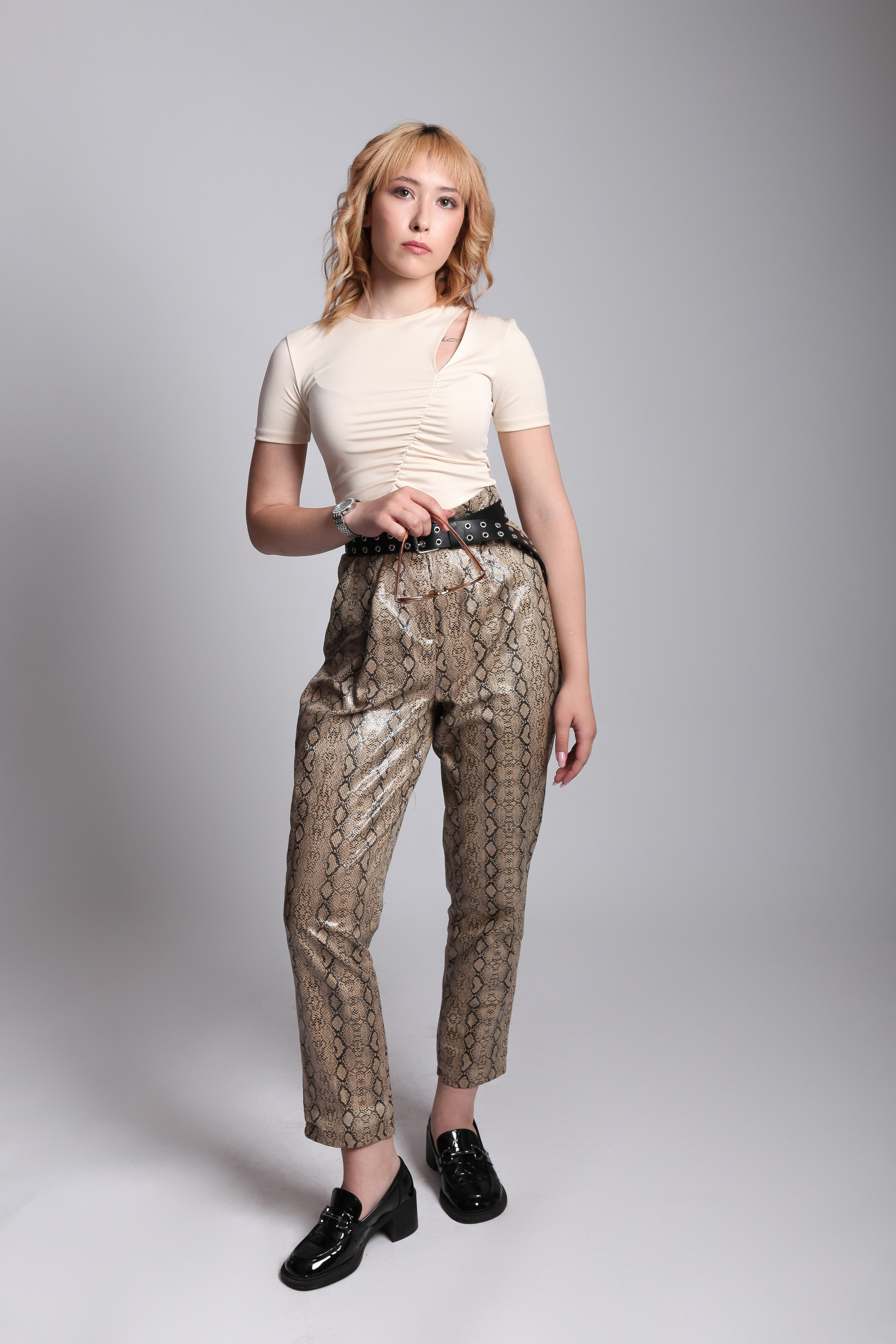 Модель для предметной съемки Полина Е  Новосибирск| Sale Easy