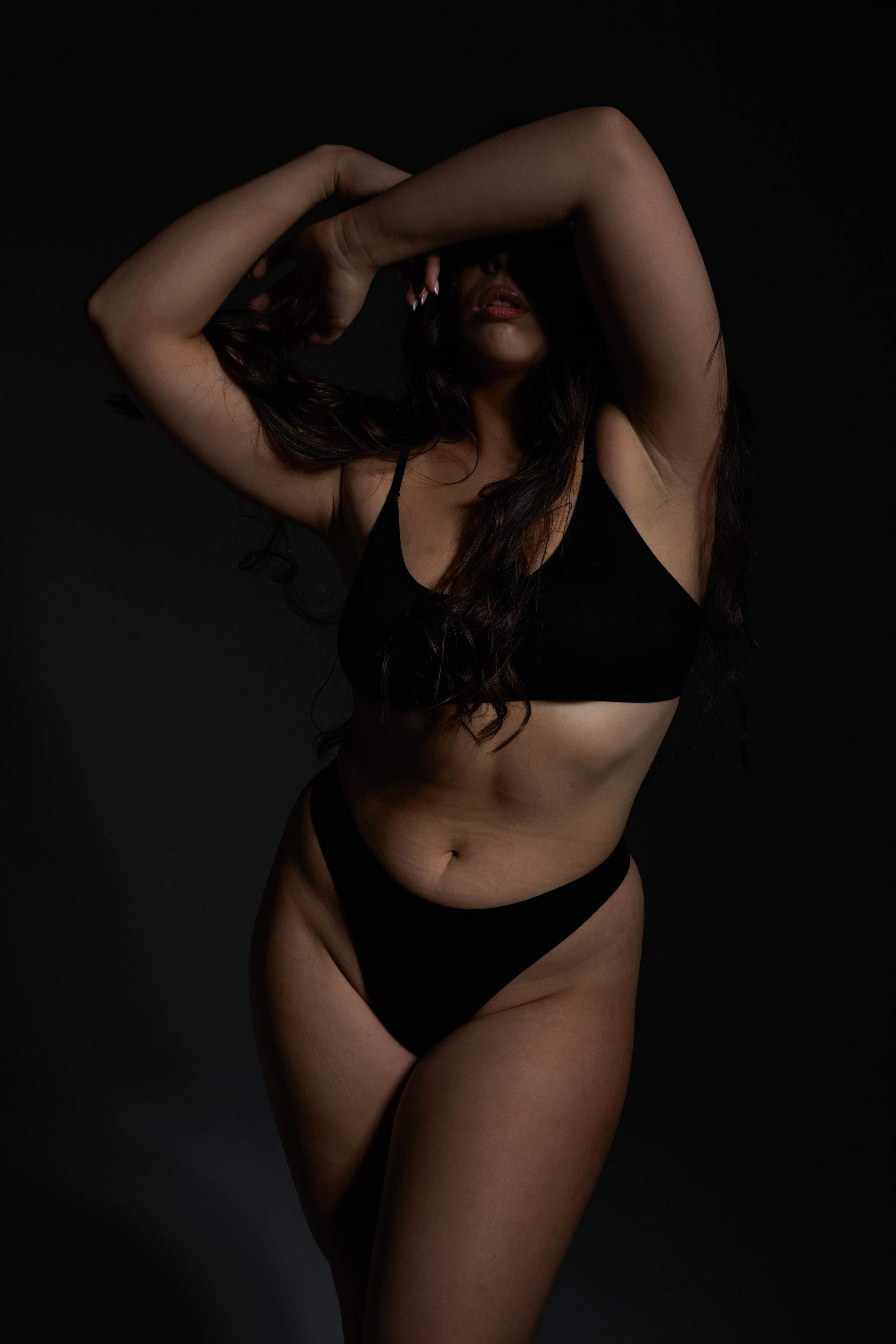 Модель plus size для предметной съемки Полина С-Петербург | Sale Easy