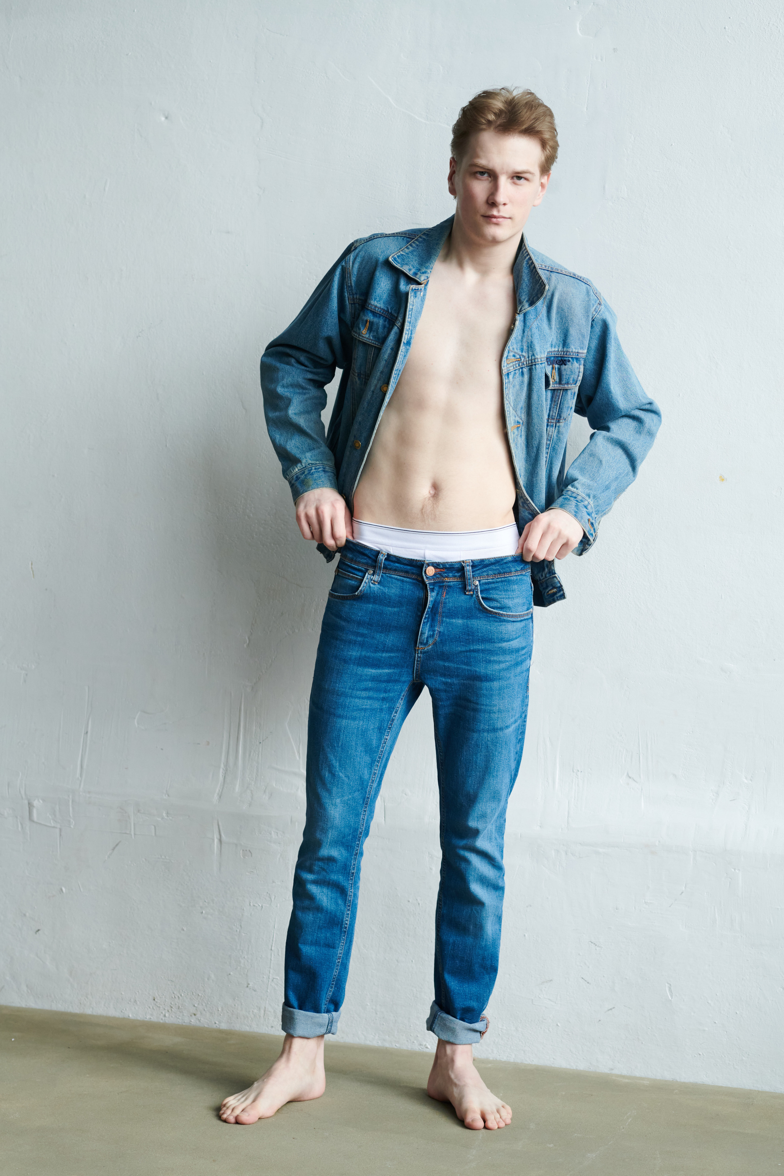 Модель для предметной съемки Кирилл В Н.Новгород | Sale Easy