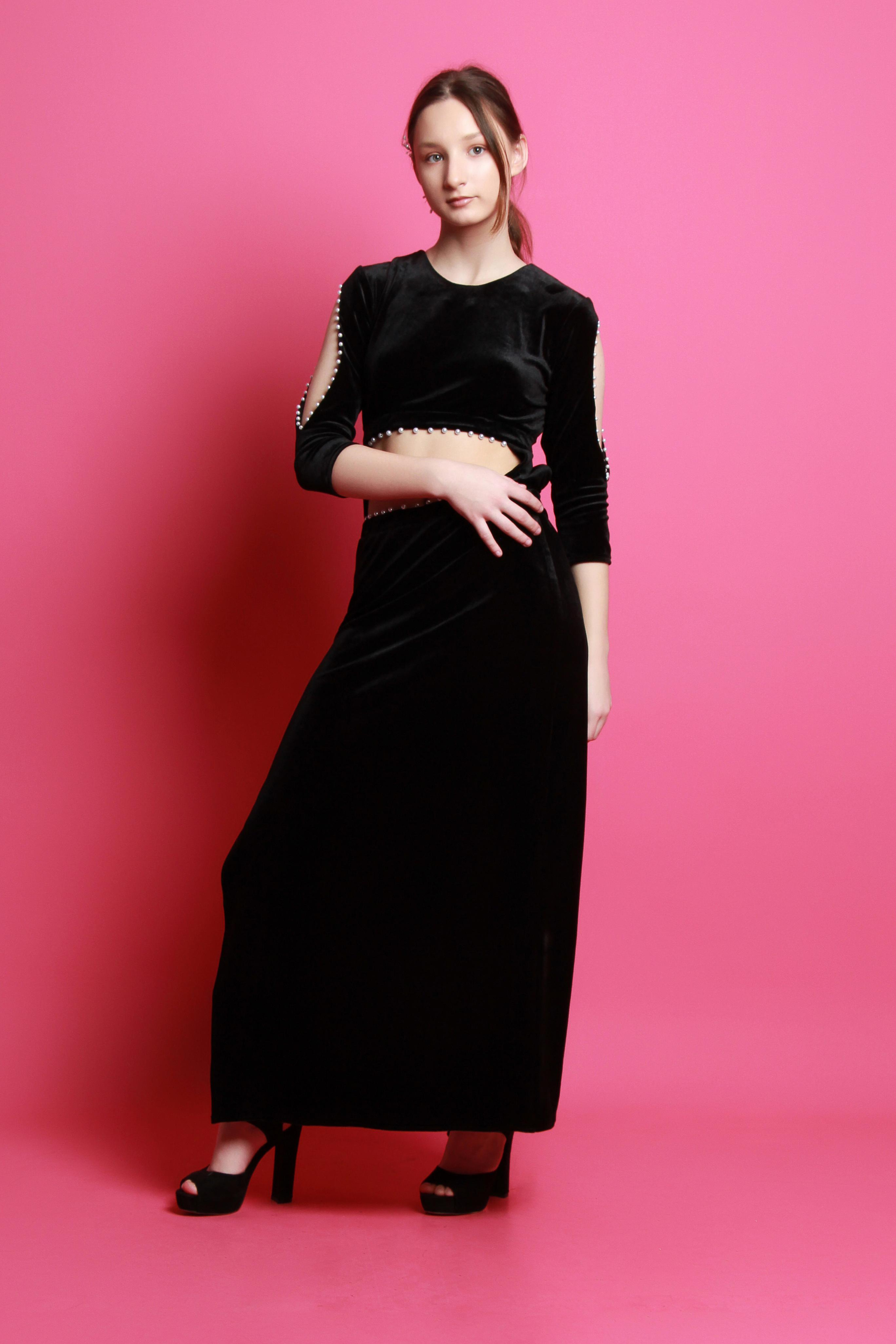 Модель для предметной съемки Арина В Новосибирск| Sale Easy