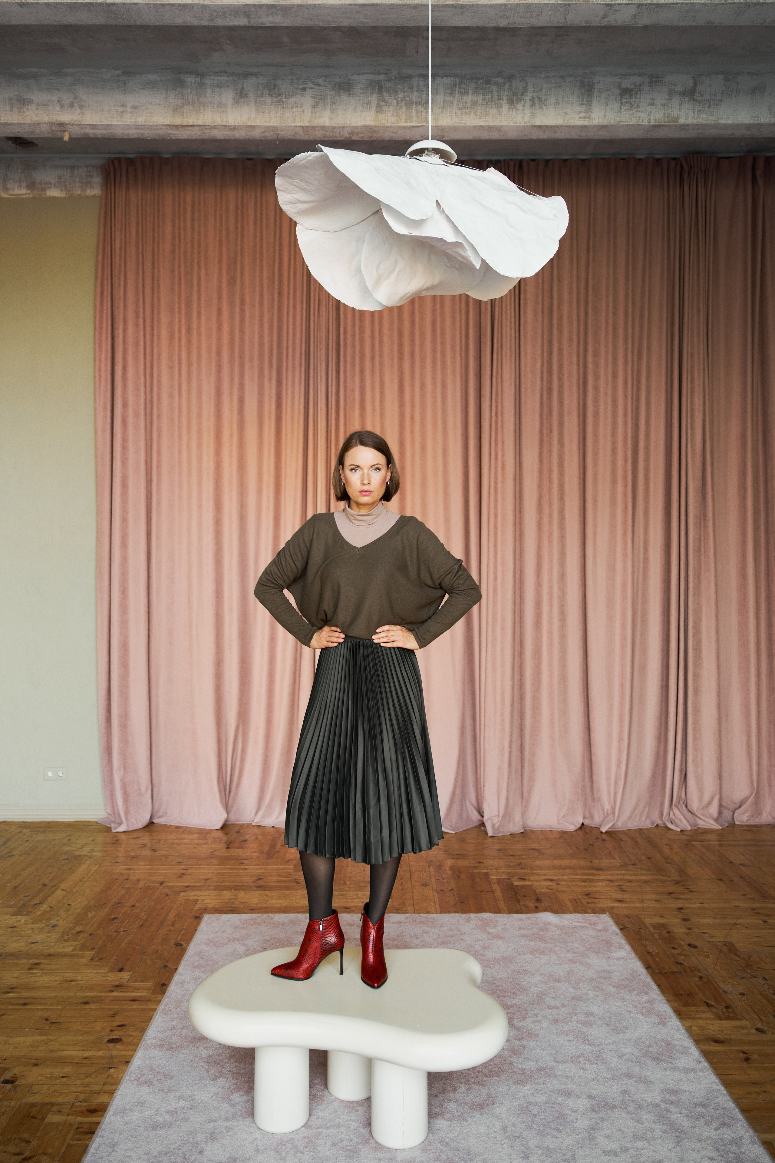 Модель для предметной съемки Надежда С.-Пб| Sale Easy