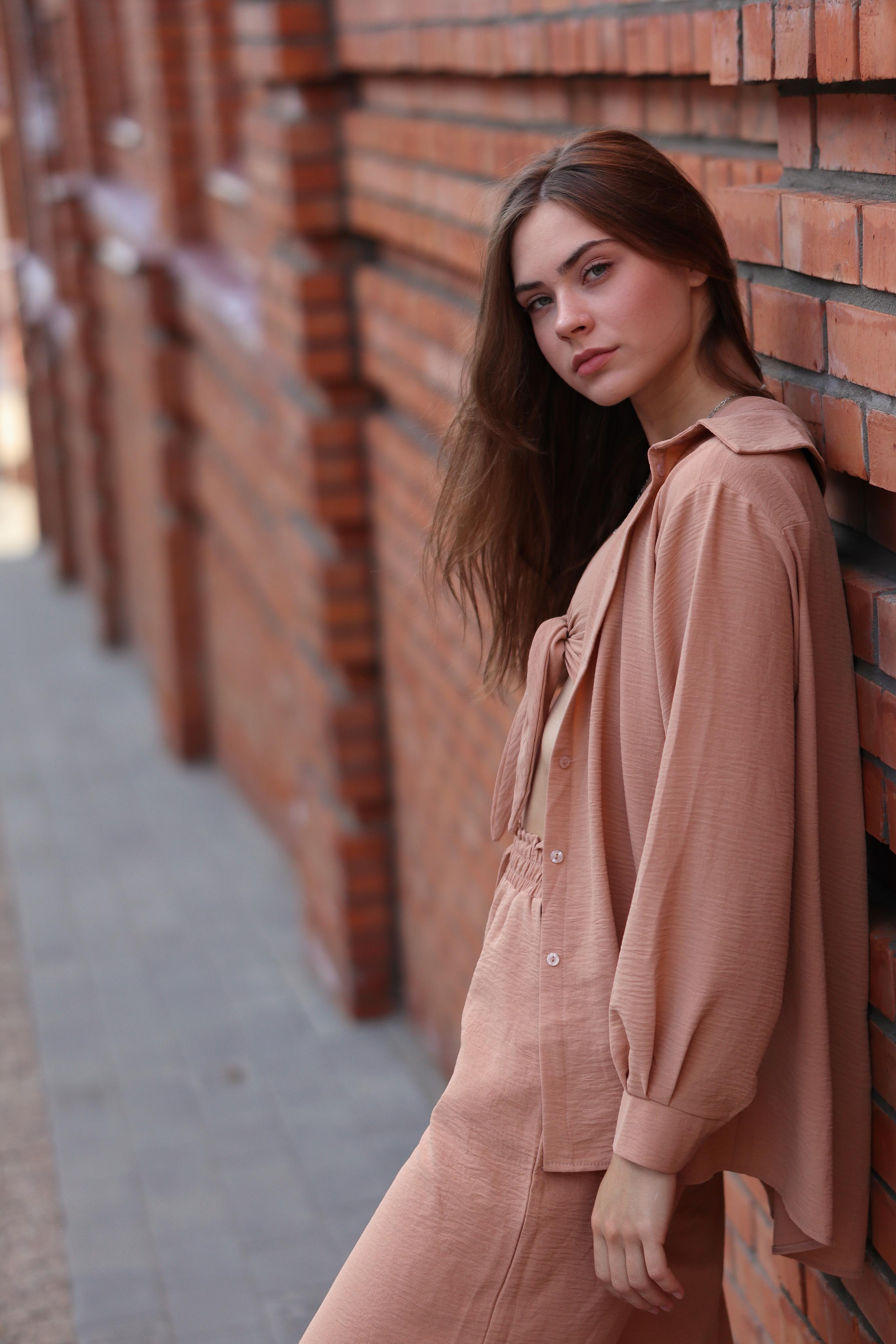 Модель для предметной съемки Рада Н.Новгород | Sale Easy