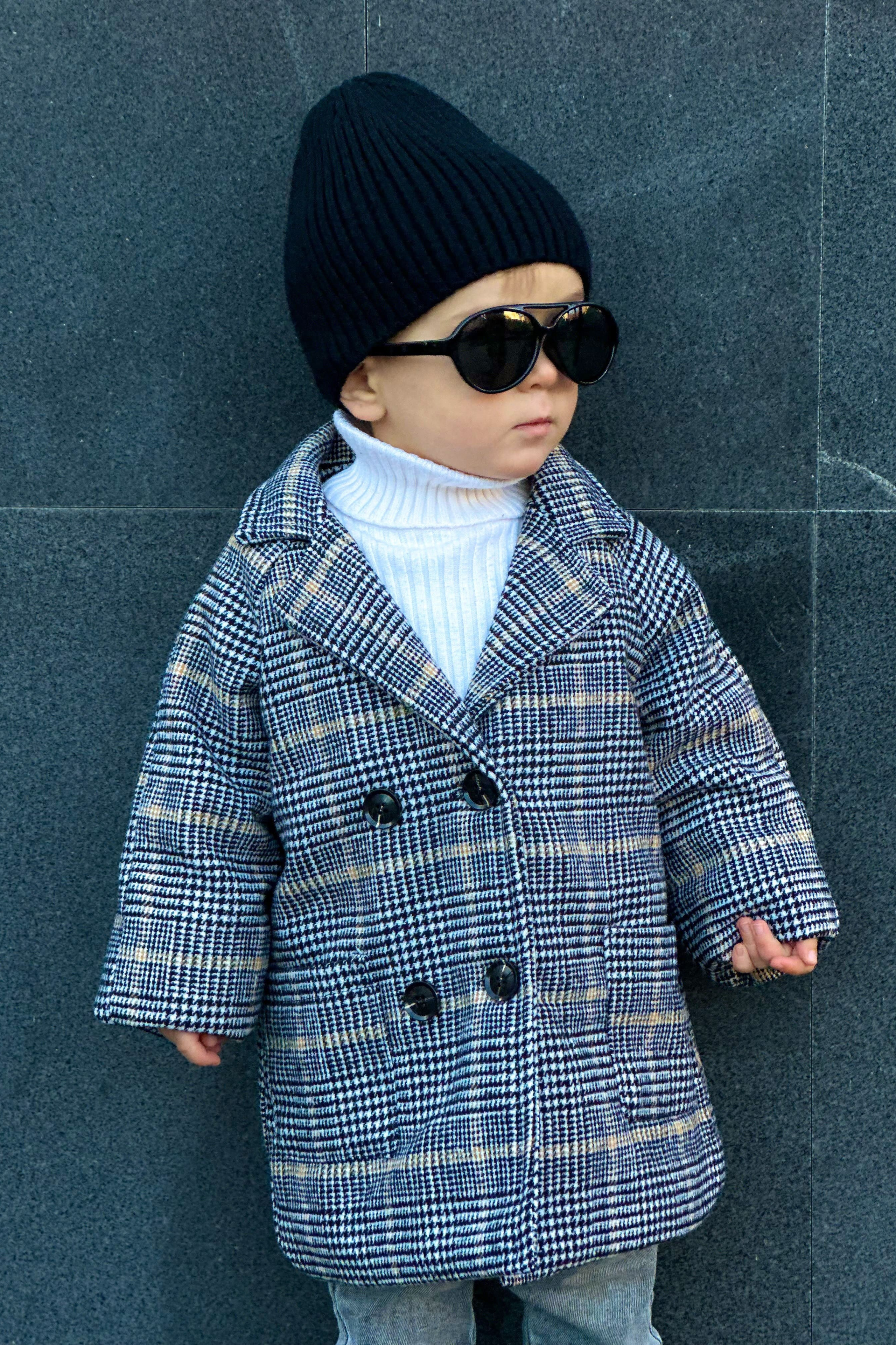 Модель для предметной съемки мальчик Радэль Казань| Sale Easy