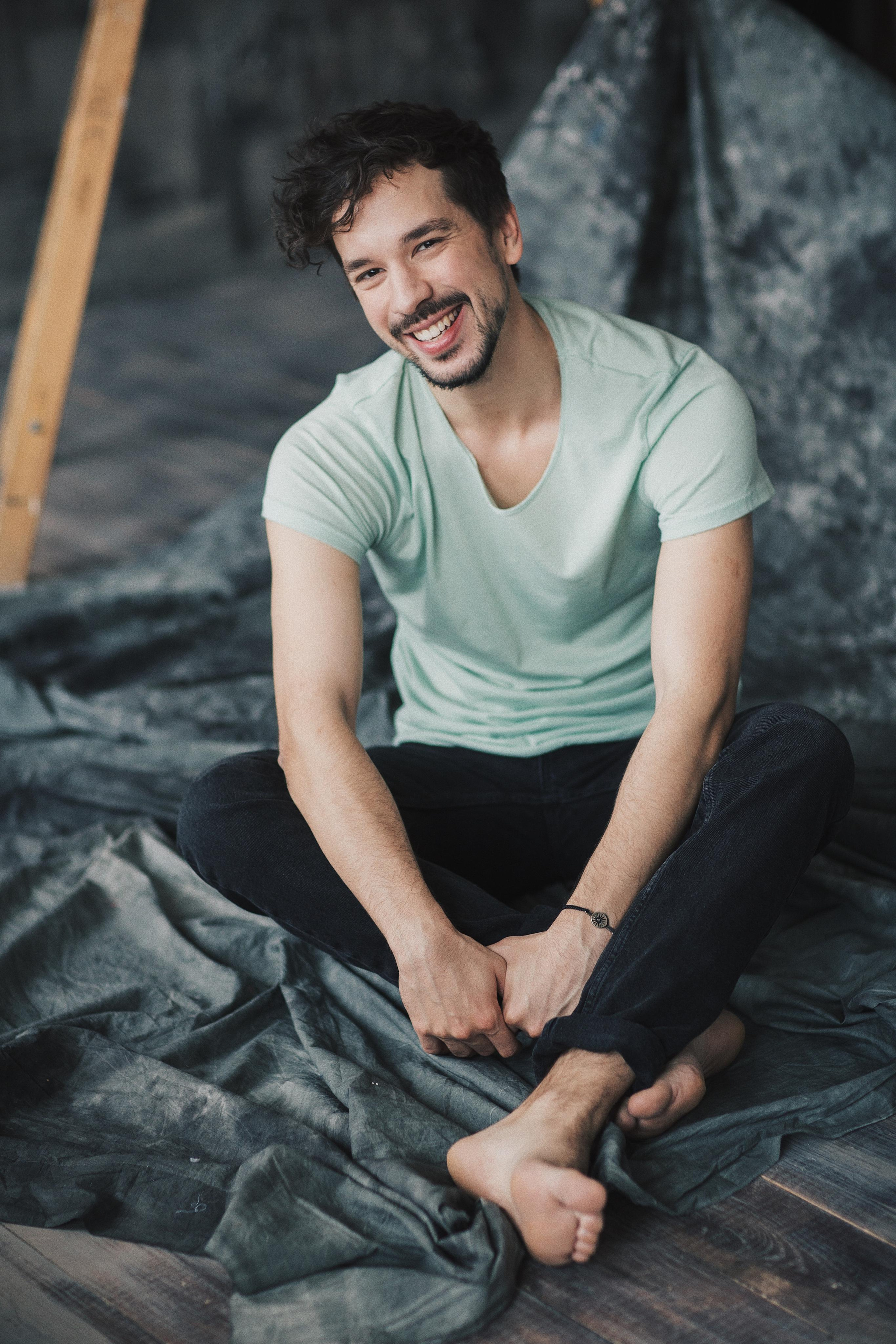 Модель для предметной съемки Фил Москва | Sale Easy