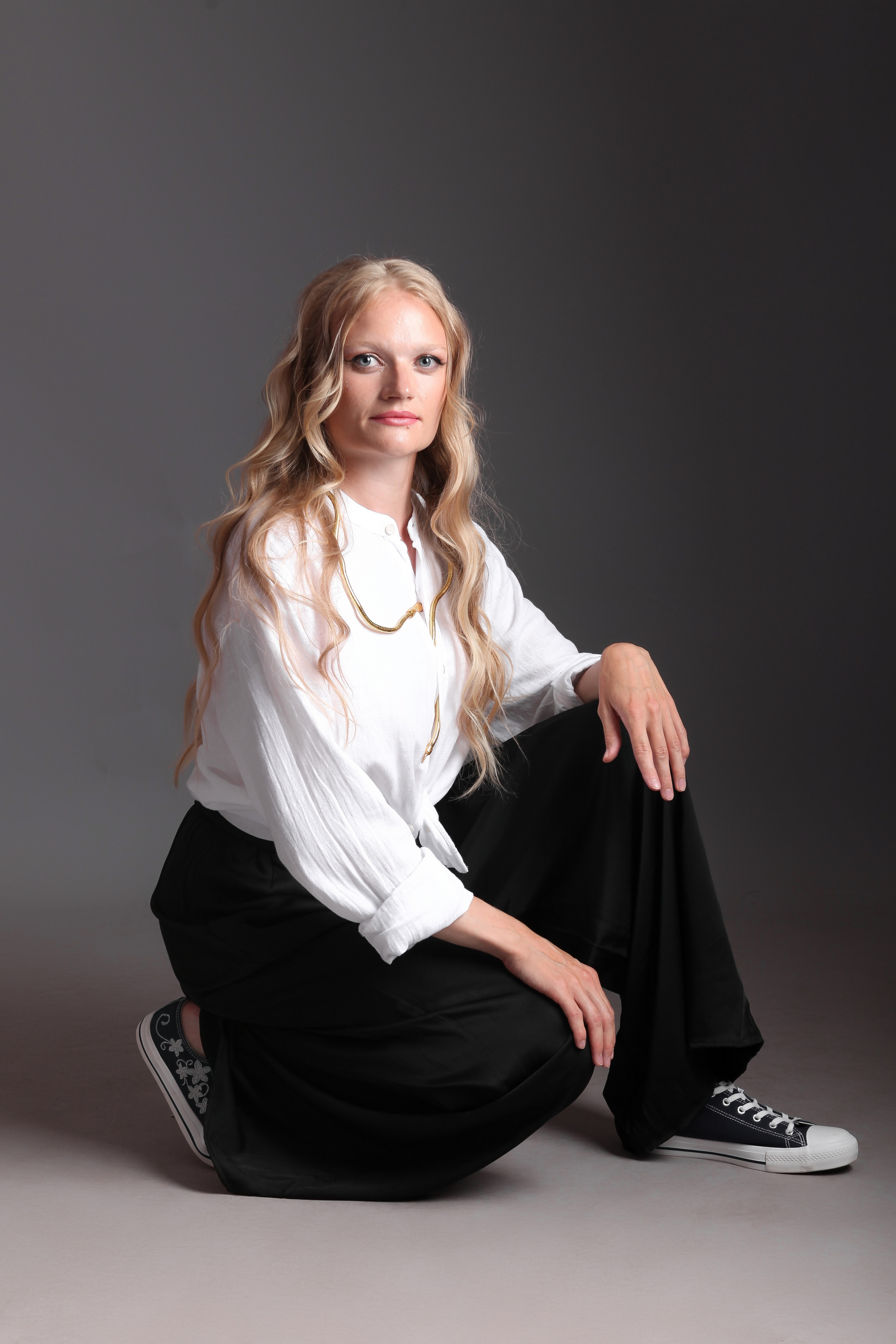 Модель для предметной съемки Анастасия Т Новосибирск| Sale Easy