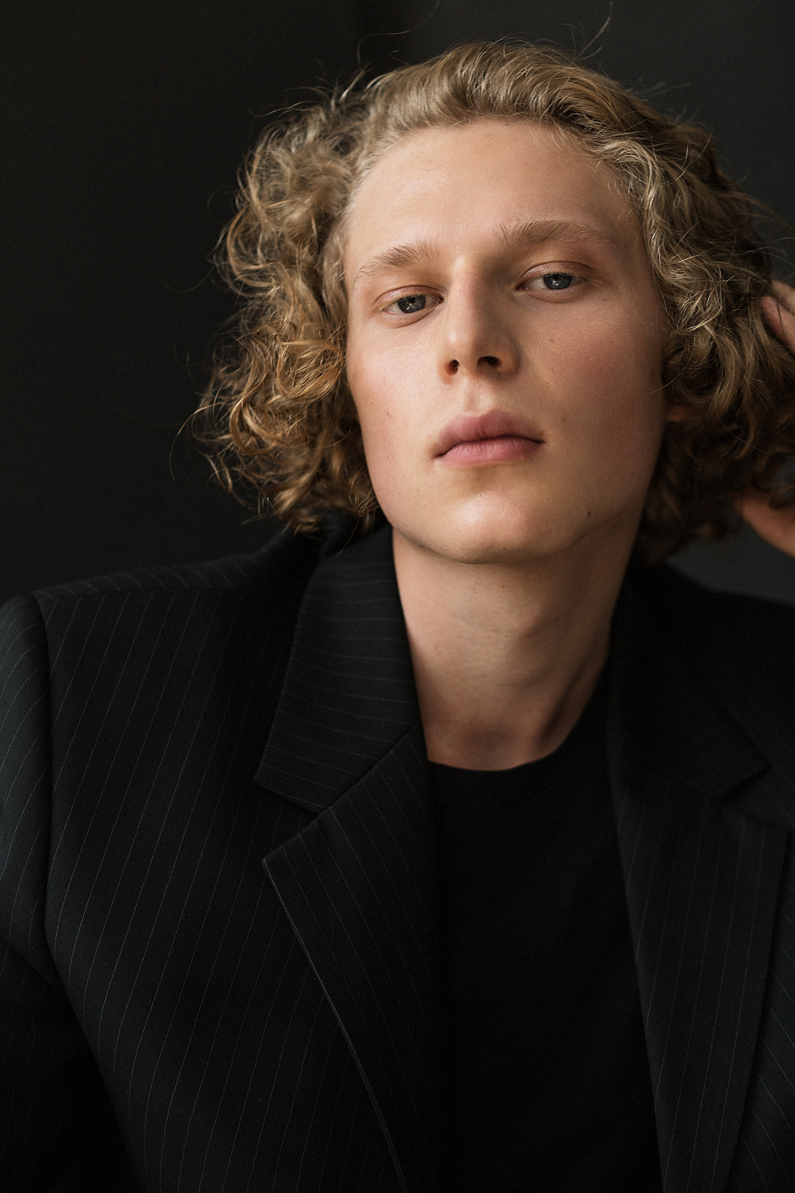 Модель для предметной съемки Арсений Москва | Sale Easy