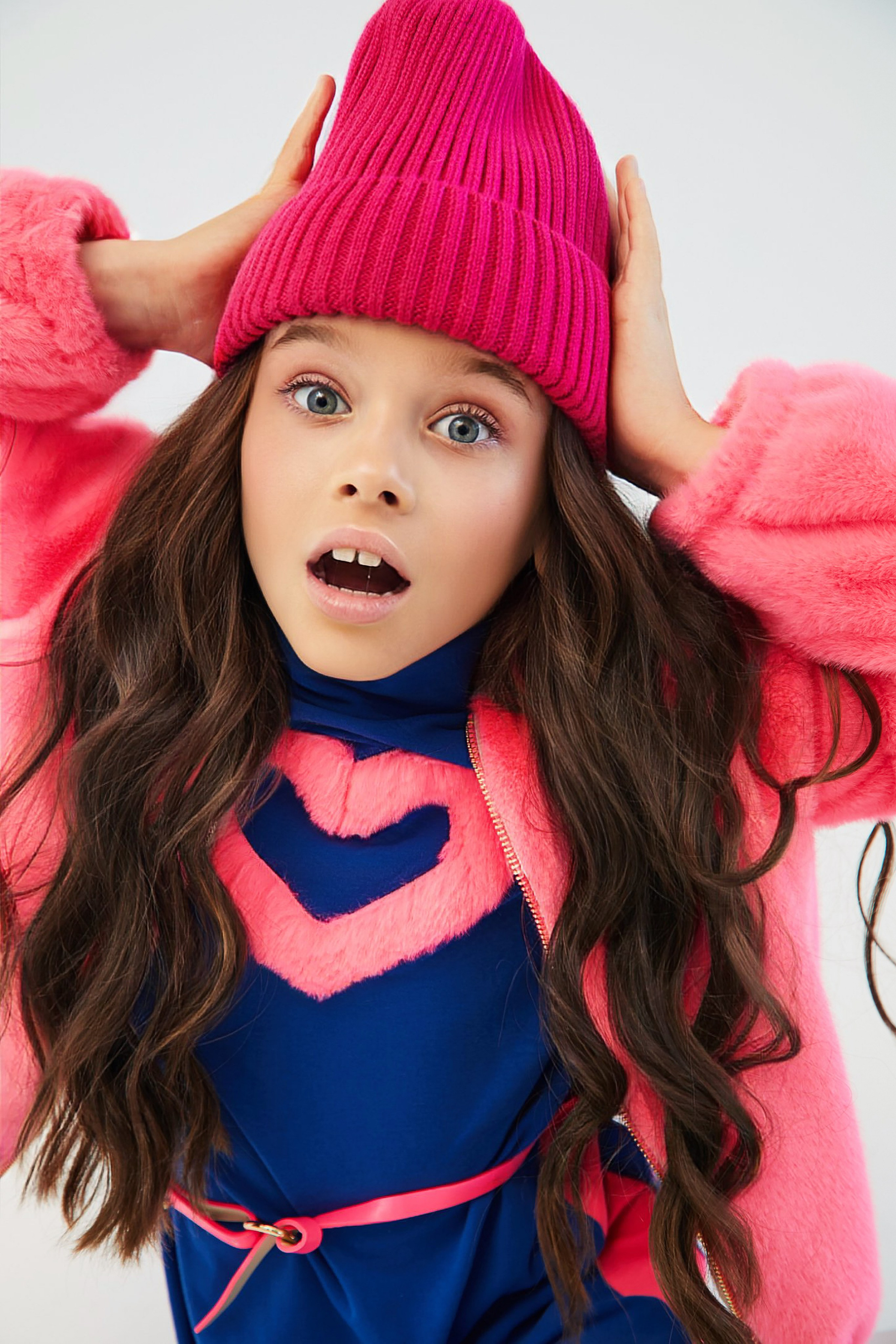 Модель для предметной съемки Виктория О. Н.Н.| Sale Easy